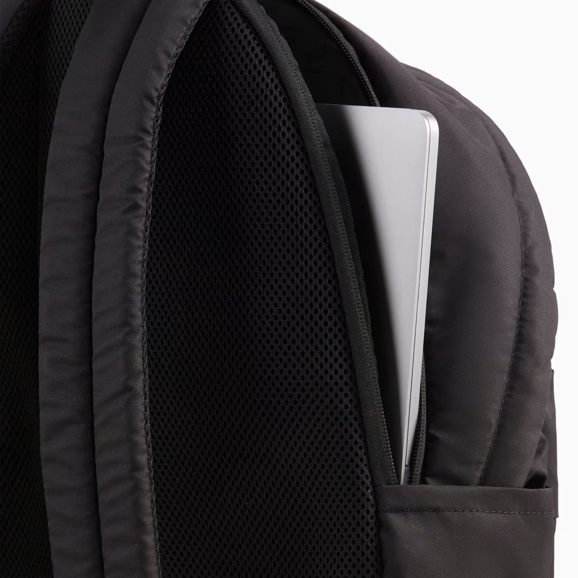 Унисекс раница Puma Essential Backpack 20L - 092306-01 детайл джоб