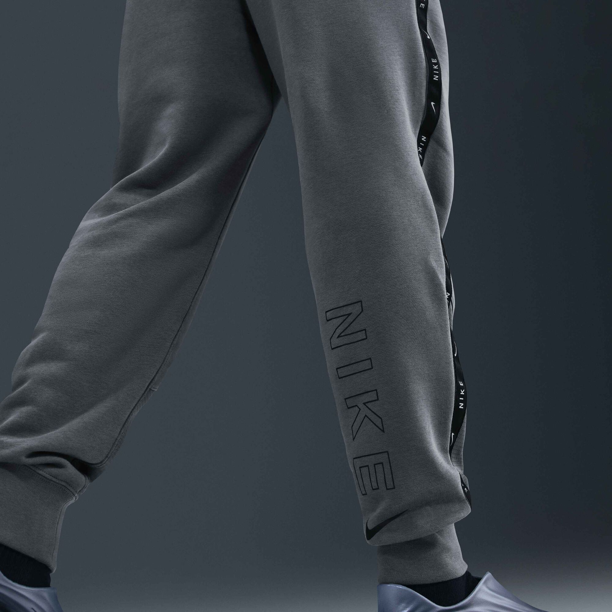 Мъжки джогър Nike Sportswear City Side Joggers