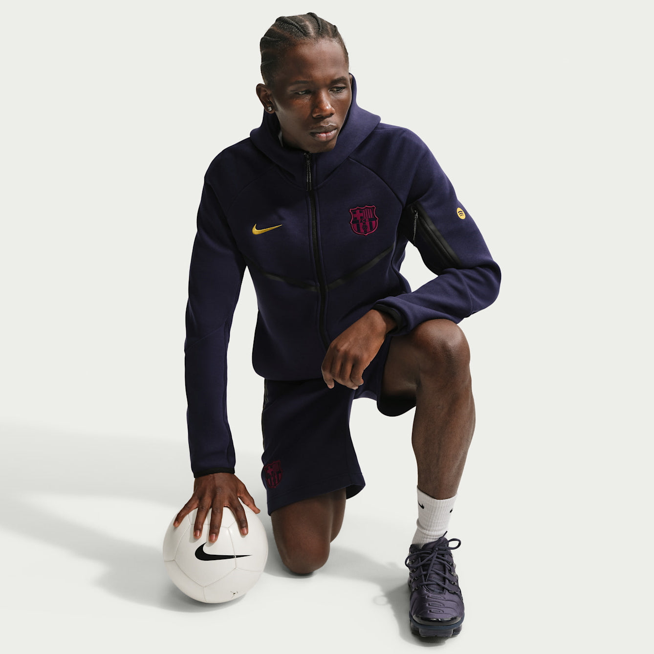 Мъжко худи Nike F.C. Barcelona Tech Fleece Windrunner Football Full-Zip Hoodie - II3201-499 отпред