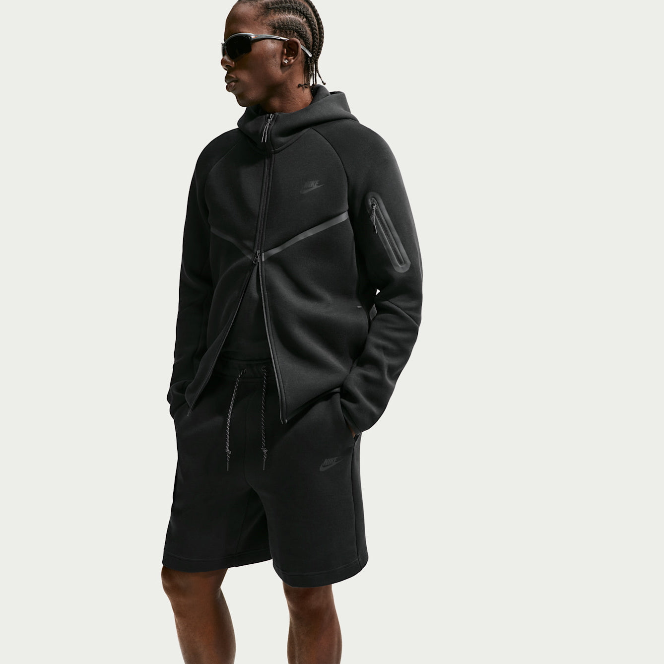 Мъжки къс панталон Nike Tech Fleece Shorts - IM0693-010 отпред