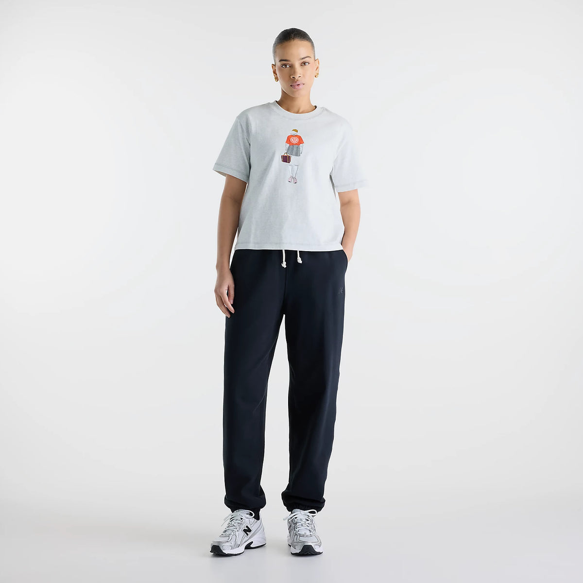 Дамска тениска New Balance Varsity Scholar Relaxed Hip T-Shirt - WT62K2W4AHH модел отпред