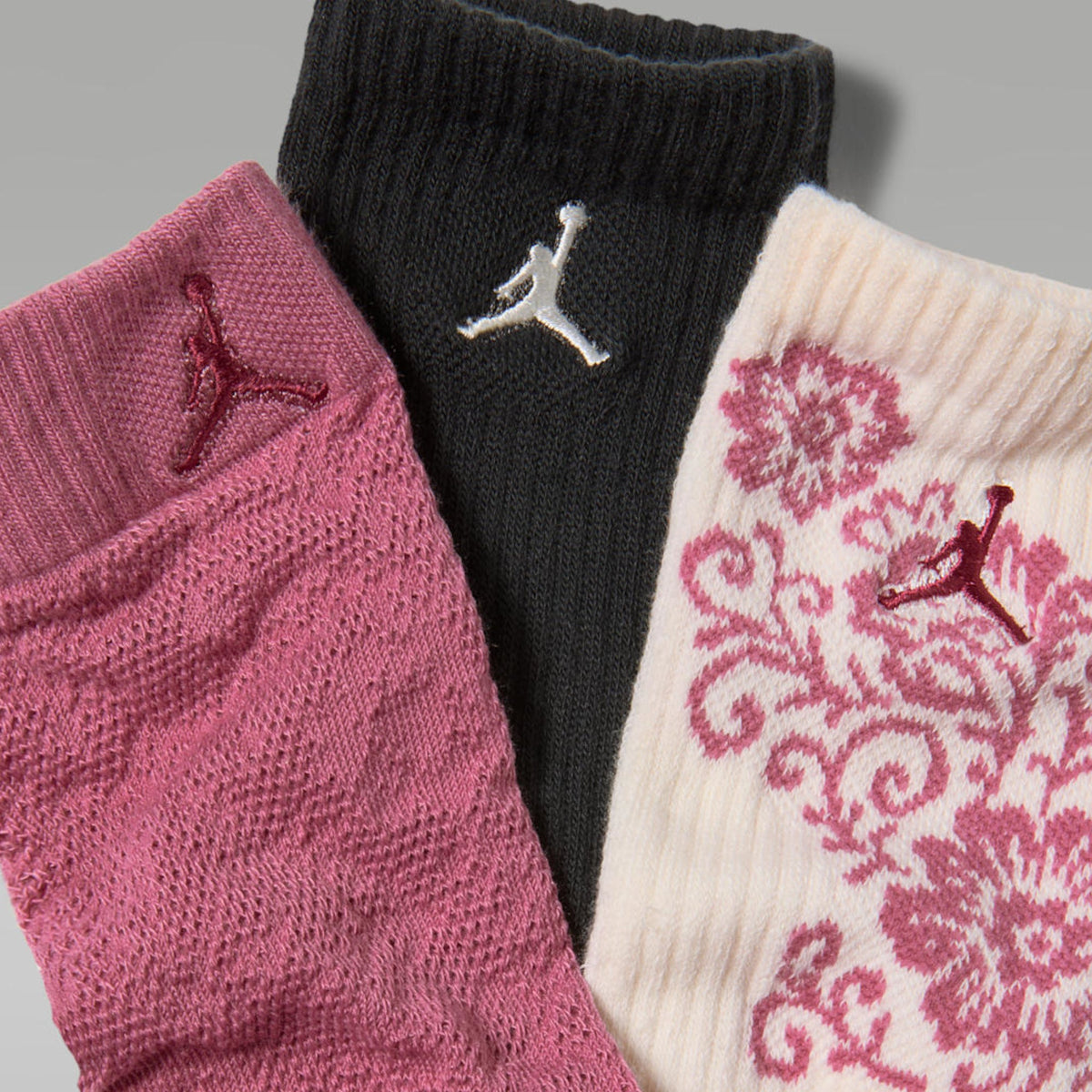 Чорапи Jordan Floral Lace Crew Socks (3 Pairs) - GJ0875-W9R детайл