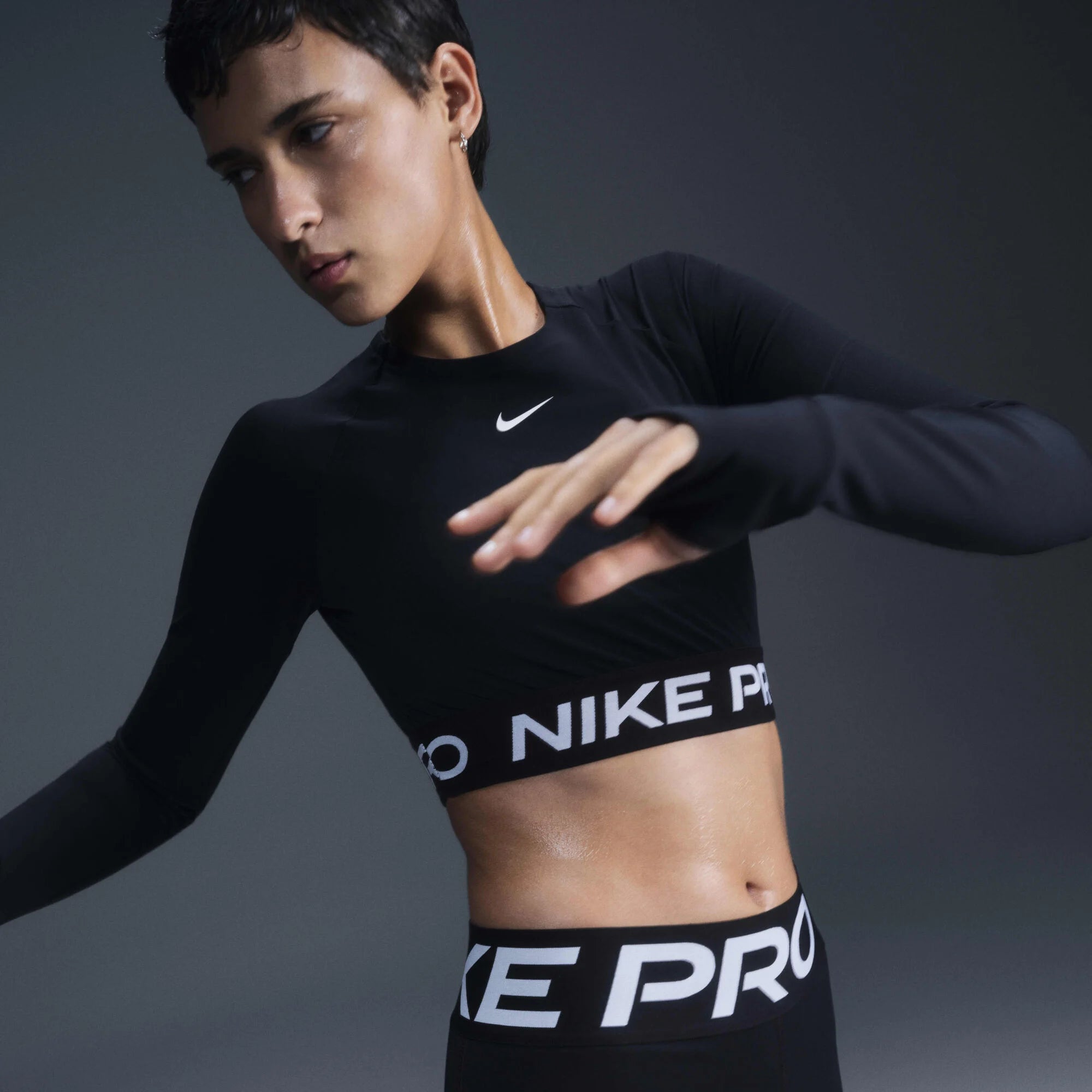 Дамска блуза Nike Pro Cropped Top - Airhouse