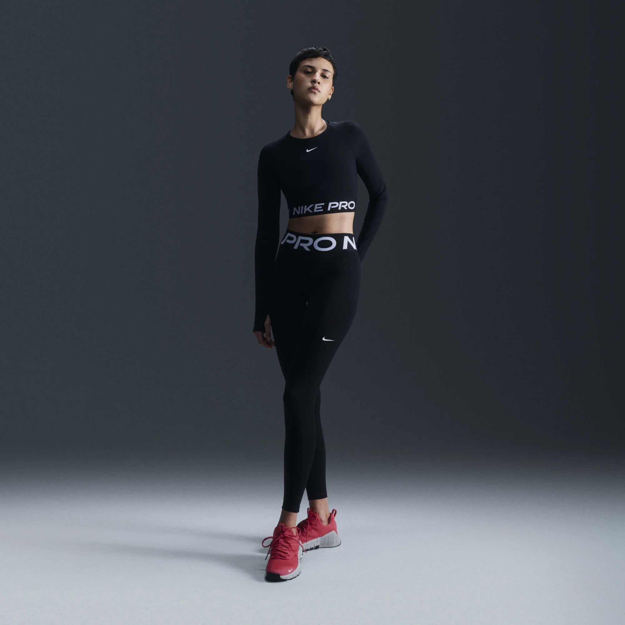 Дамска блуза Nike Pro Cropped Top - Airhouse