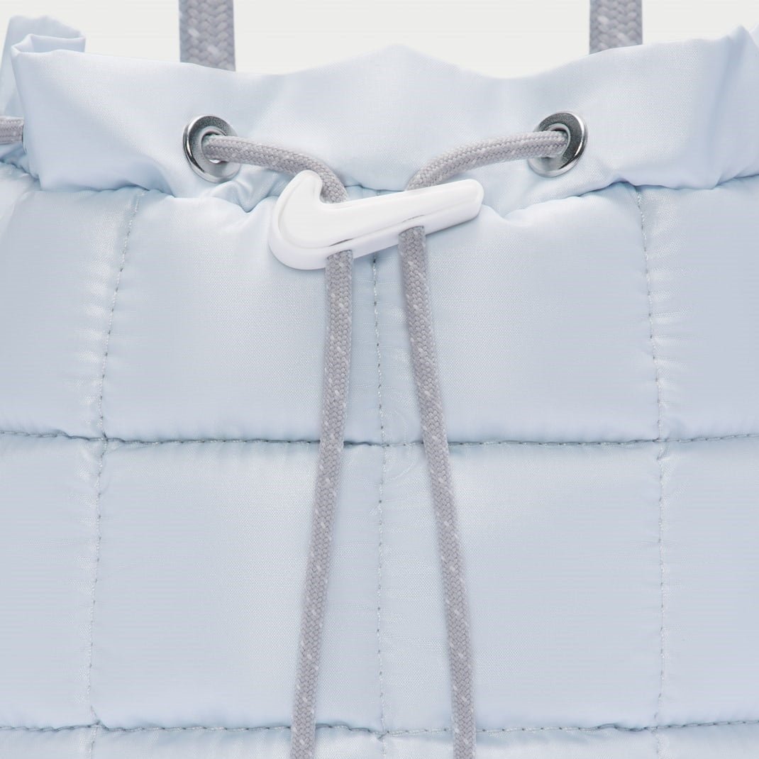 Дамска чанта Nike Sportswear Puffle Tiny Tote 3L HQ6709-043 close-up детайл