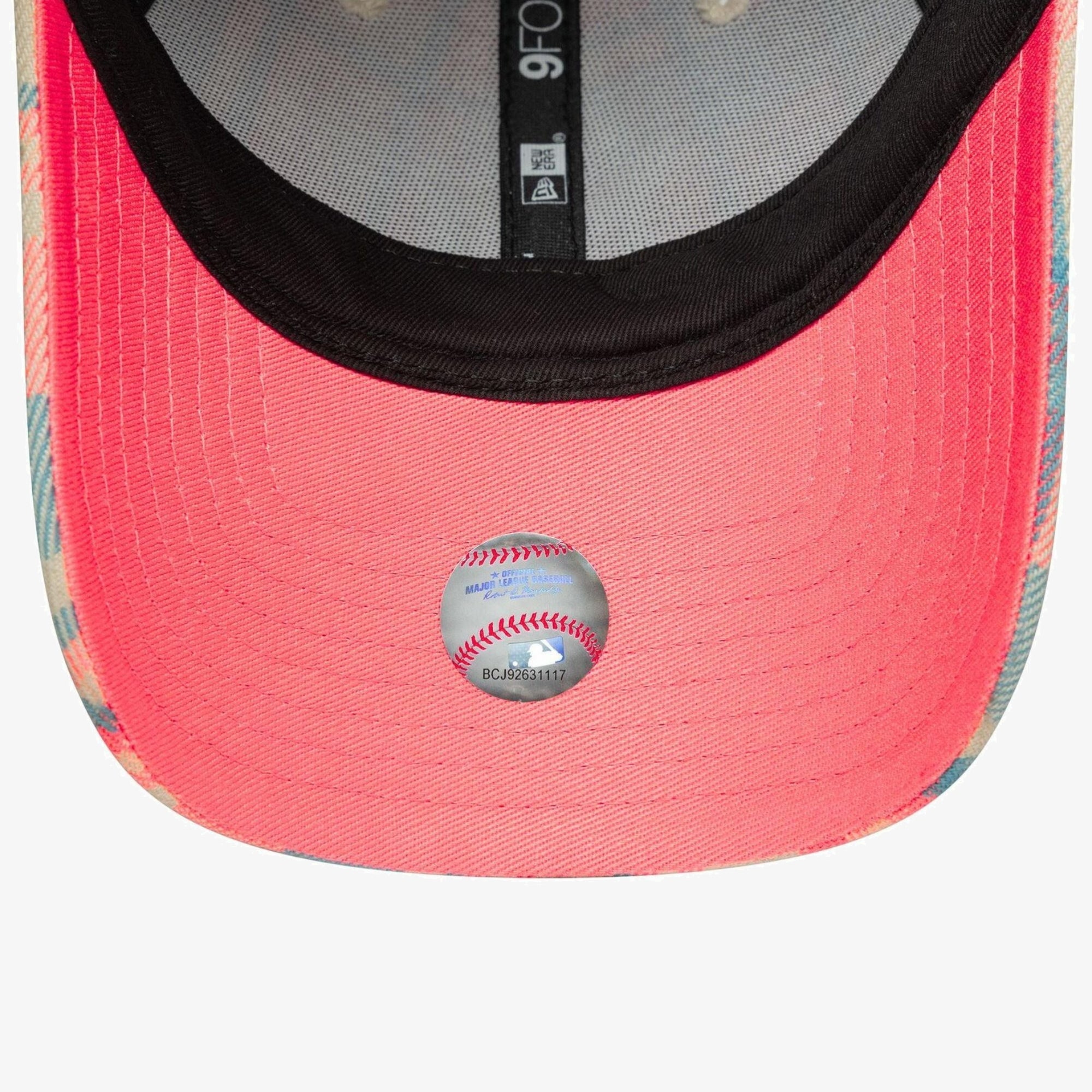 Дамска шапка New Era WMNS CHECK 9FORTY - 60691315 детайл