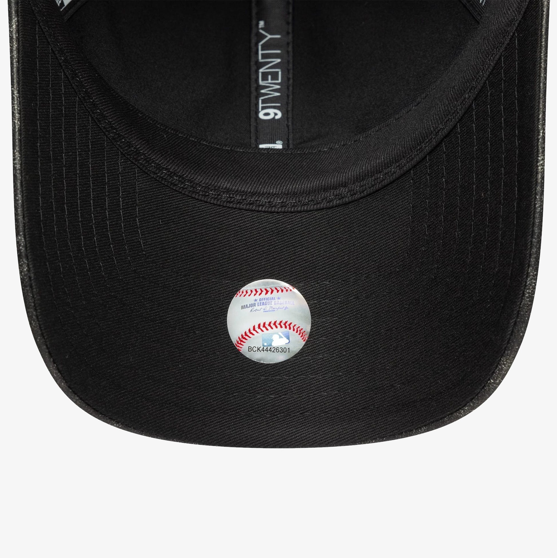 Дамска шапка New Era WMNS WORN PU 9TWENTY - 60758953 детайл