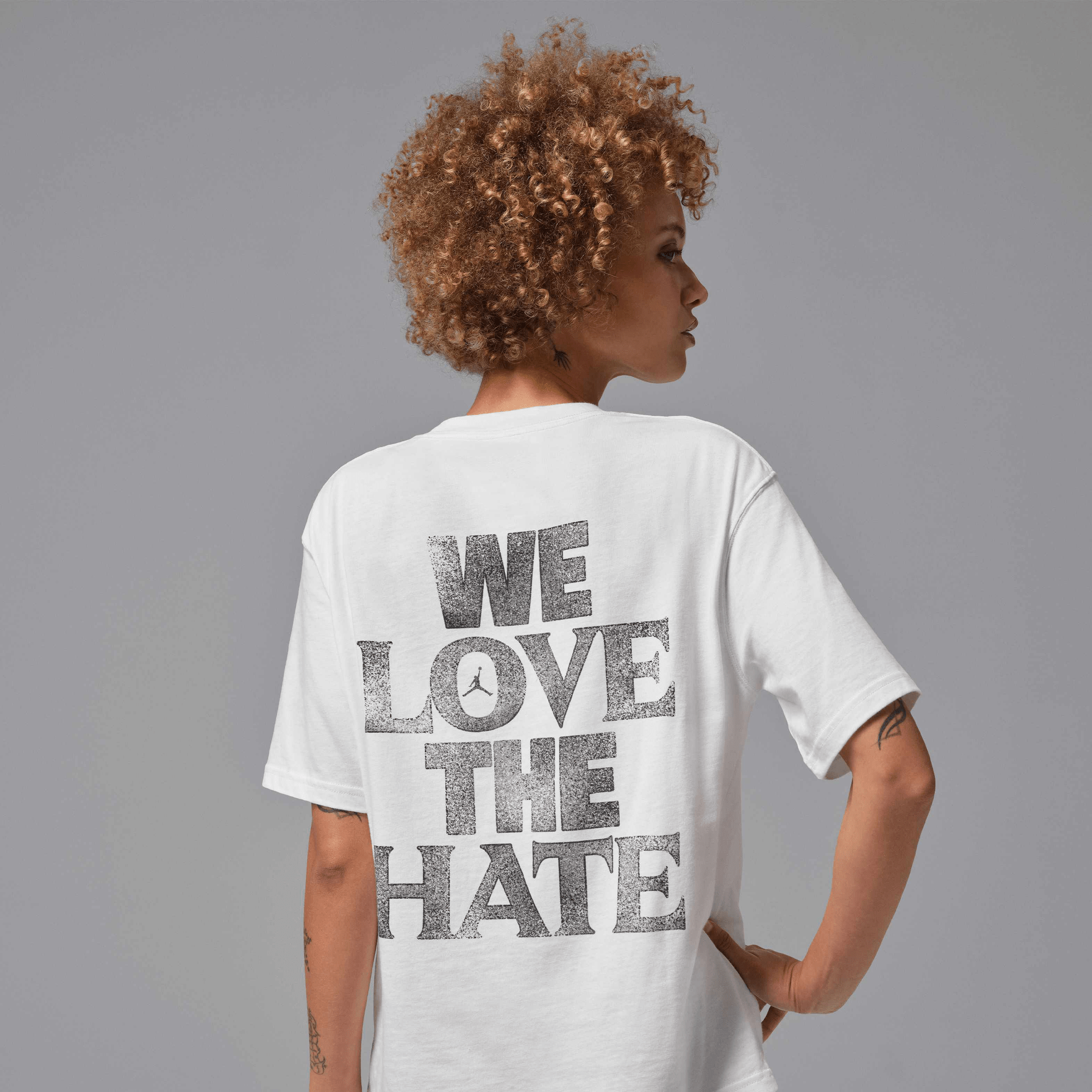 Дамска тениска Jordan Sport Dri-FIT Graphic T-Shirt IF2221-100 отзад