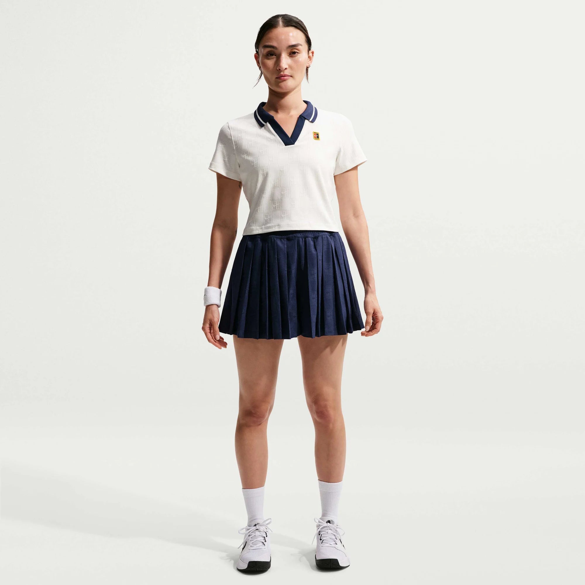 Дамска тениска Nike Court Collection Dri-FIT Cropped Tennis Polo - IB0772-133 модел отпред