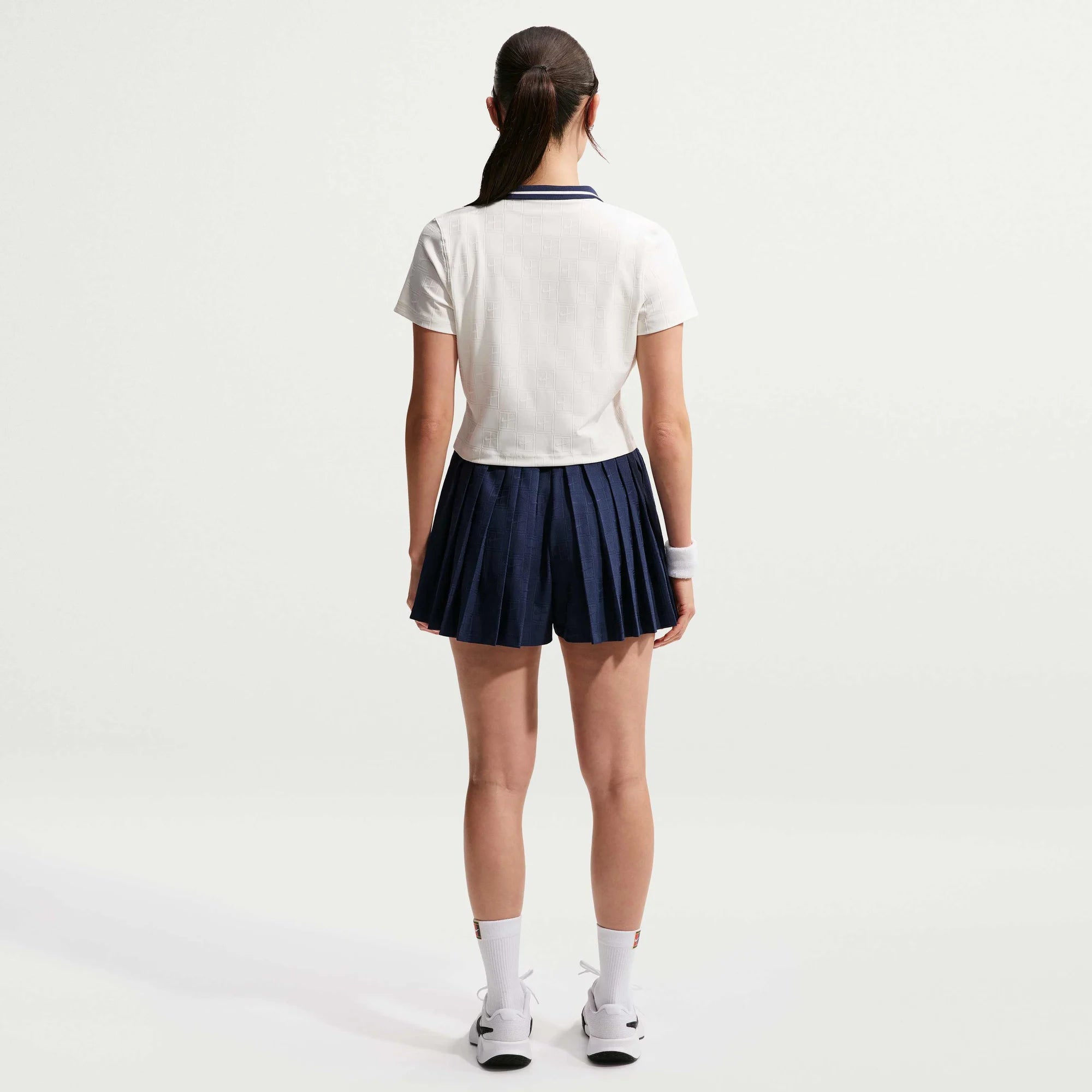 Дамска тениска Nike Court Collection Dri-FIT Cropped Tennis Polo - IB0772-133 модел отзад