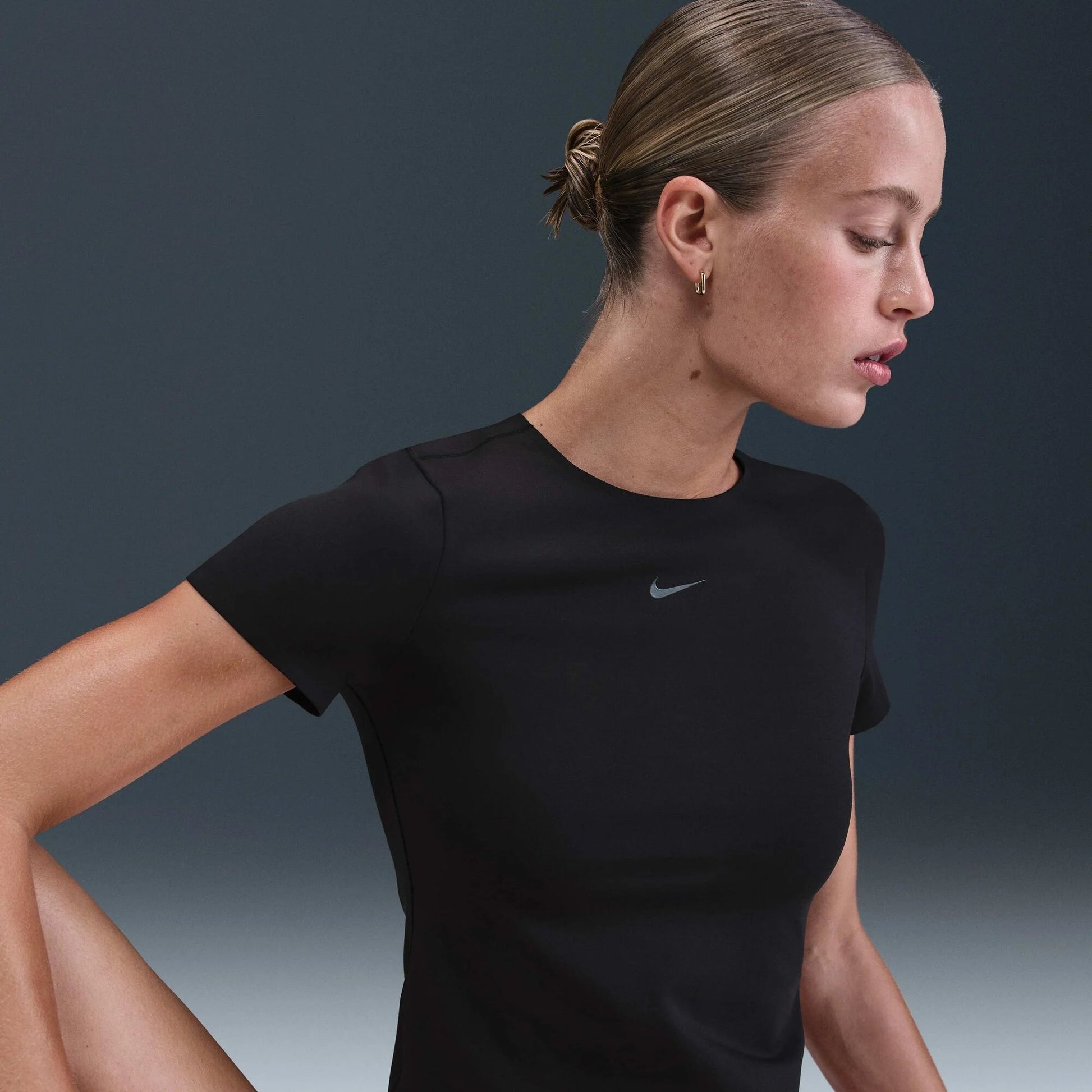 Дамска тениска Nike Form SS Top - Airhouse