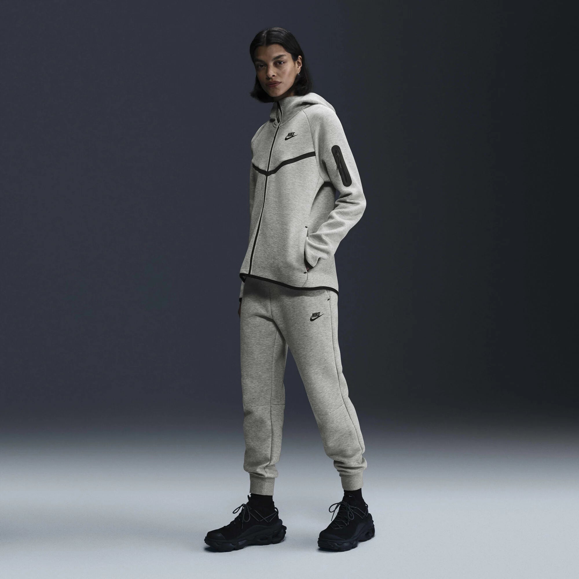 Дамски джогър Nike Tech Fleece Mid - Rise Joggers - Airhouse