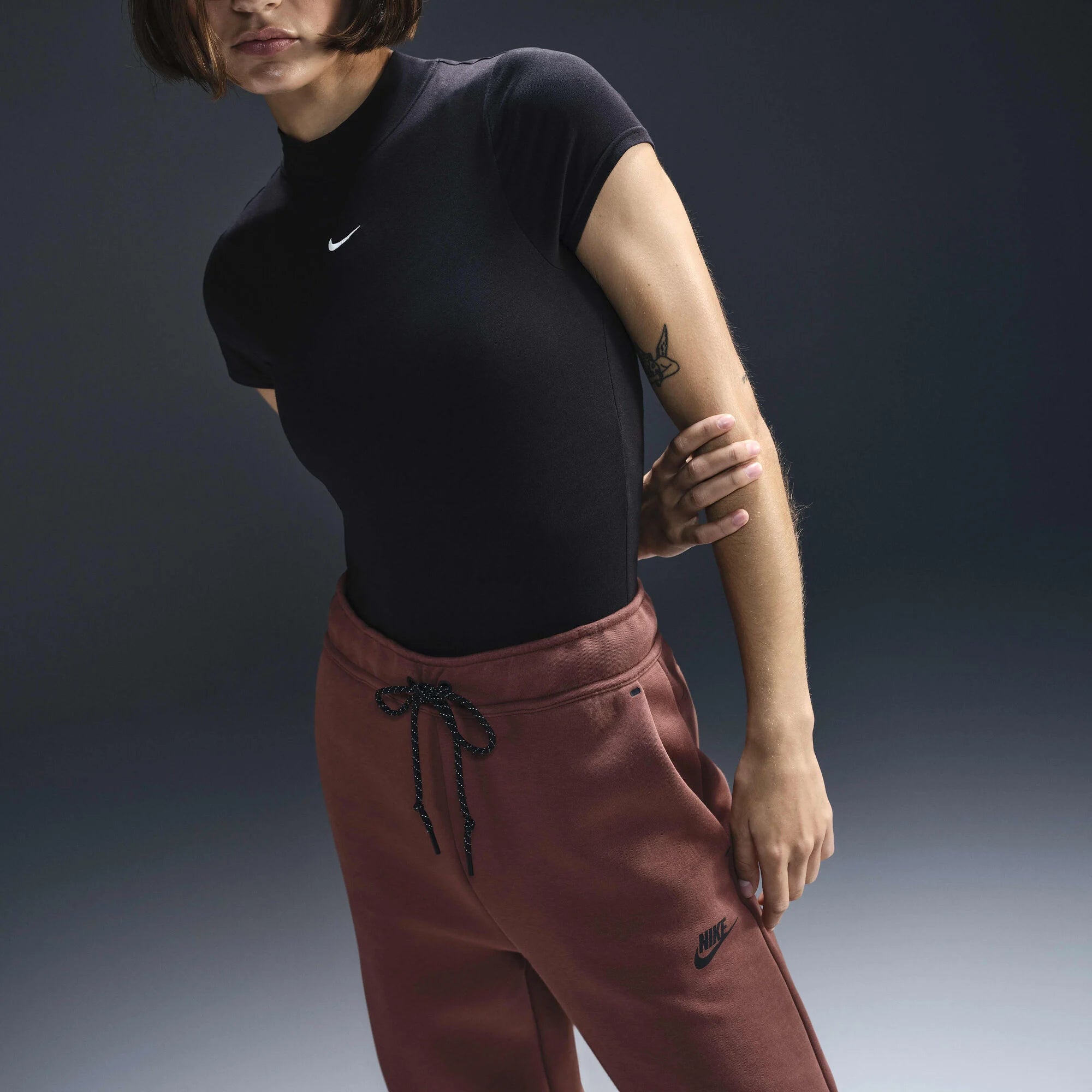 Дамски джогър Nike Tech Fleece Mid - Rise Joggers - Airhouse