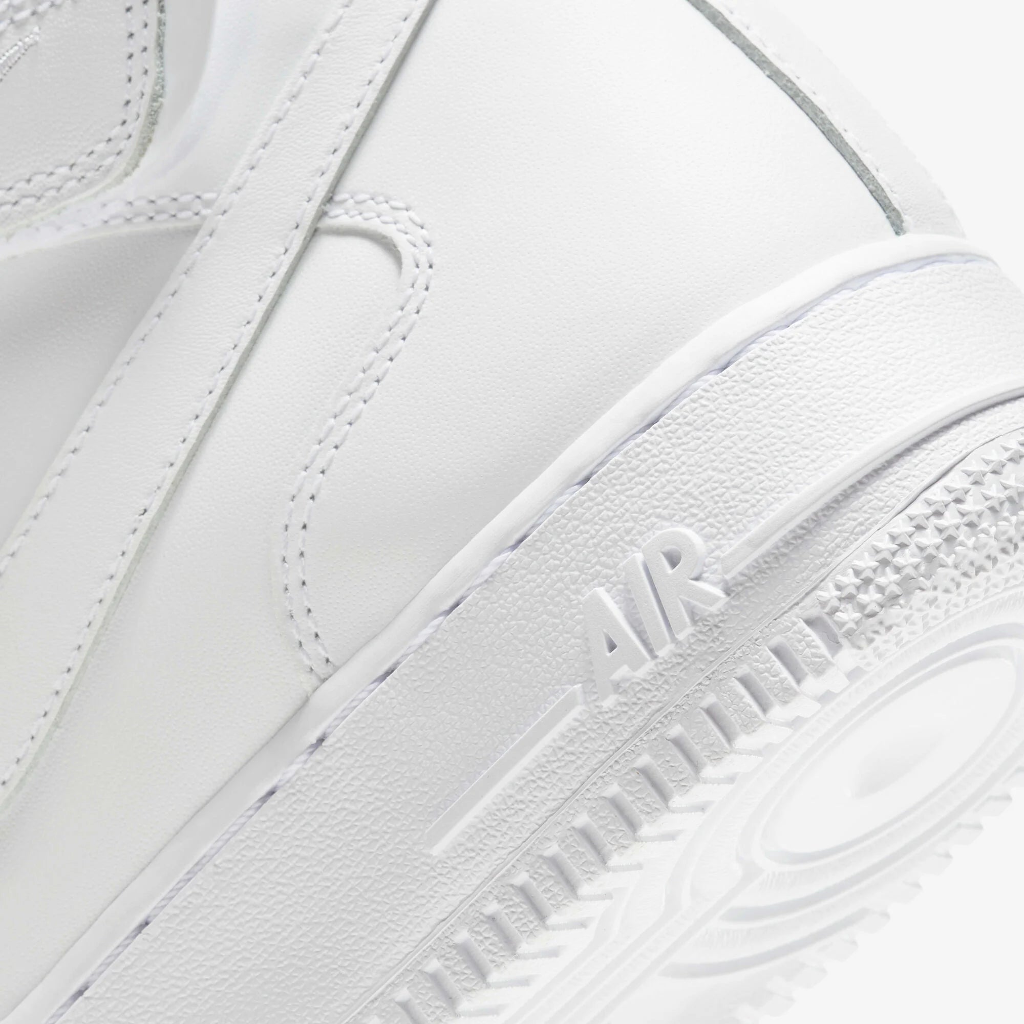 Дамски кецове Nike Air Force 1 '07 Mid - DD9625-100 детайл отзад