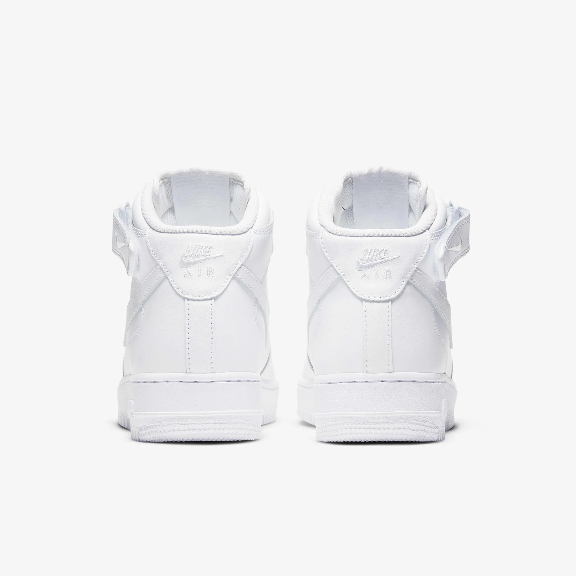 Дамски кецове Nike Air Force 1 '07 Mid - DD9625-100 отзад