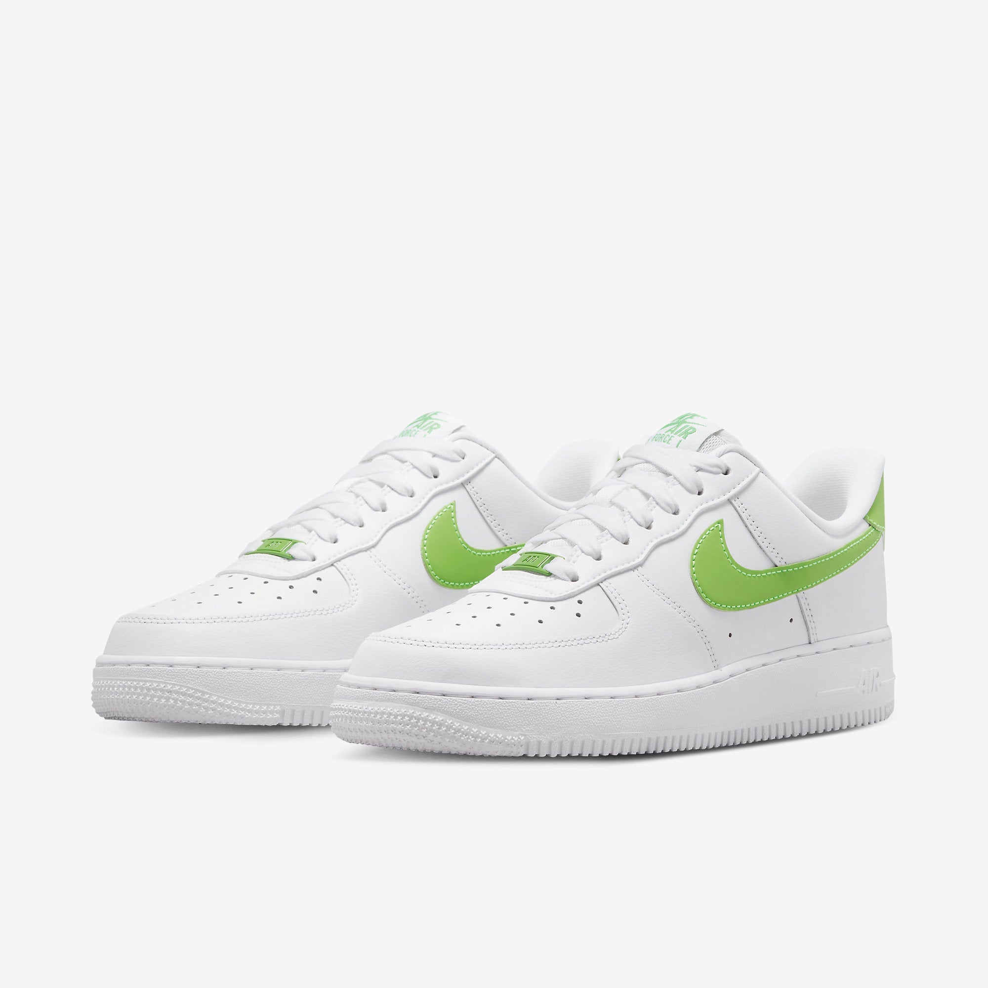Дамски кецове Nike Air Force 1 Low - DD8959-112 отпред