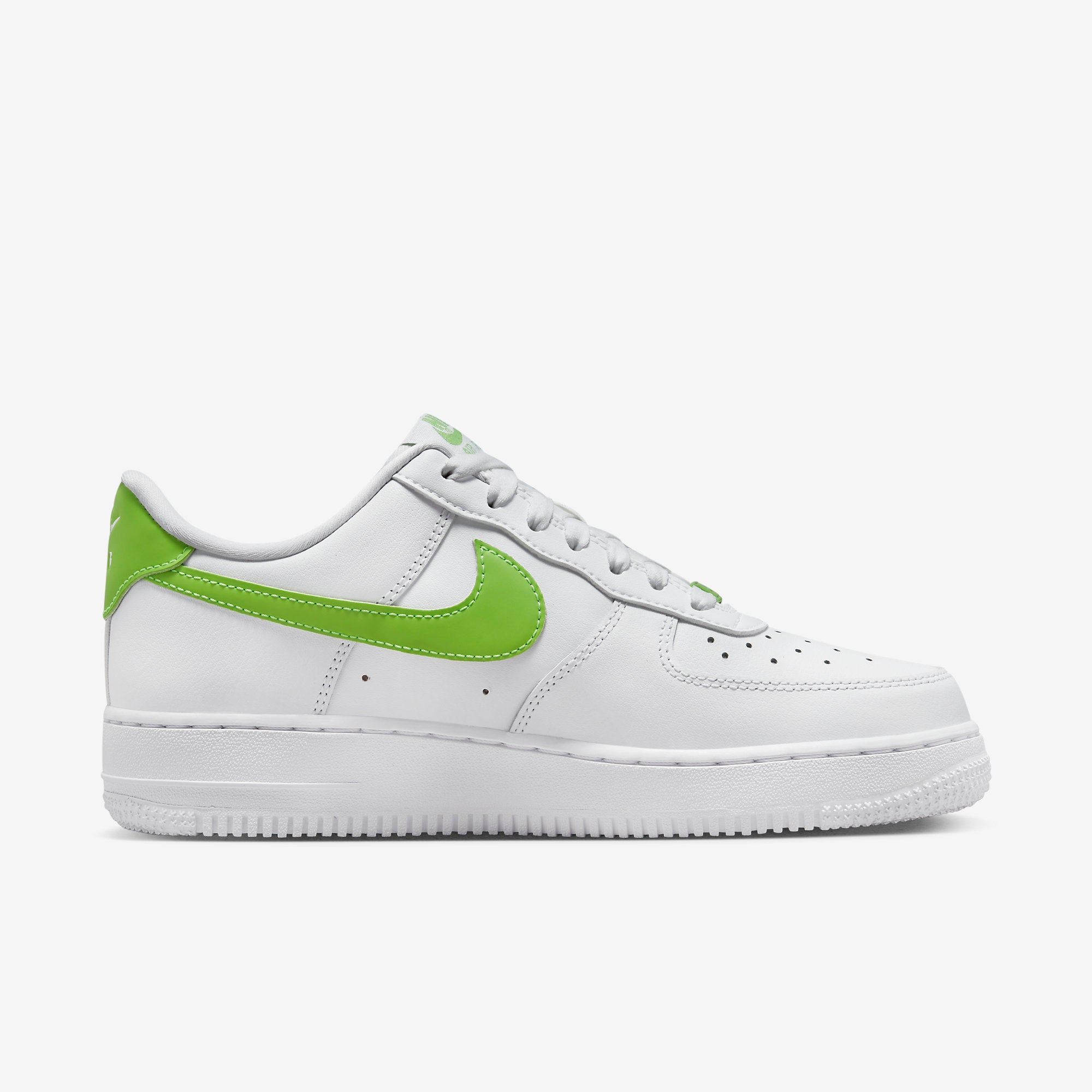 Дамски кецове Nike Air Force 1 Low - DD8959-112 отстрани