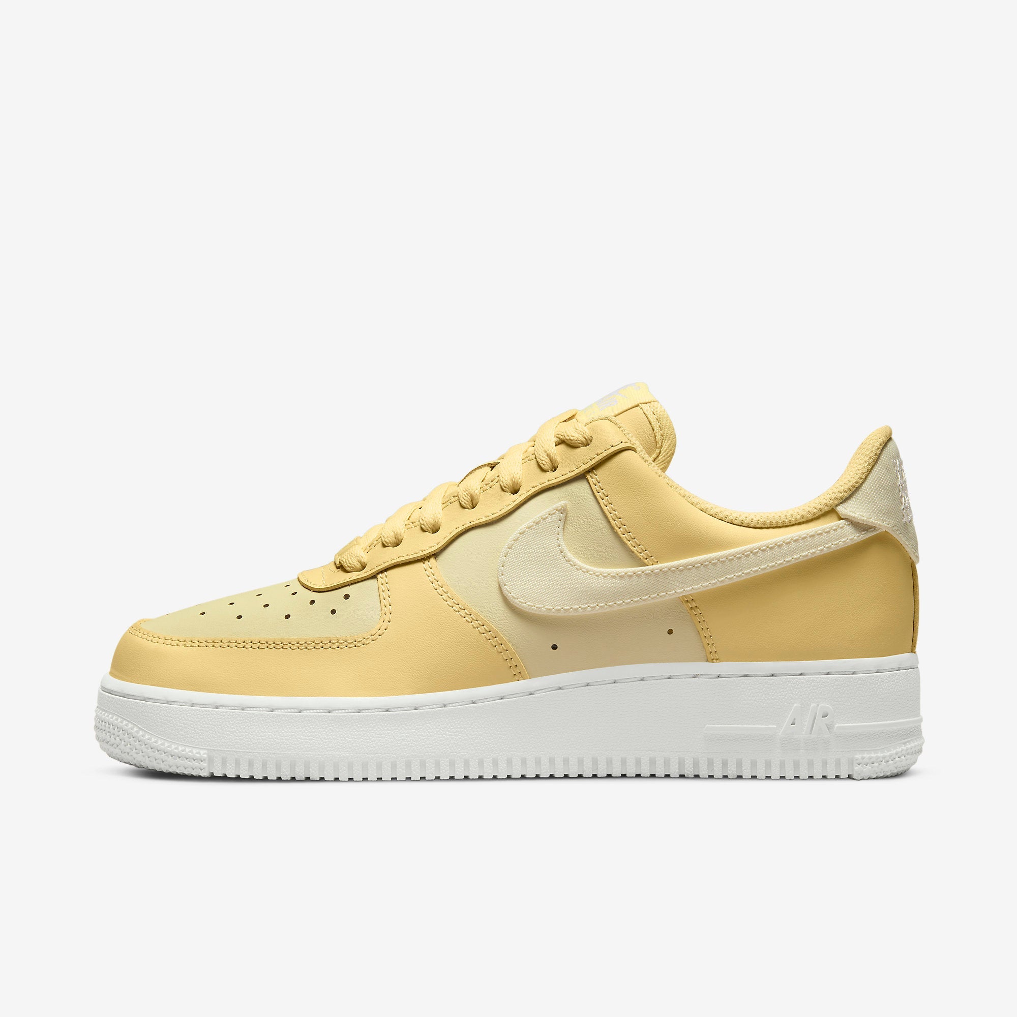 Дамски кецове Nike Air Force 1 Low - DJ9945-700