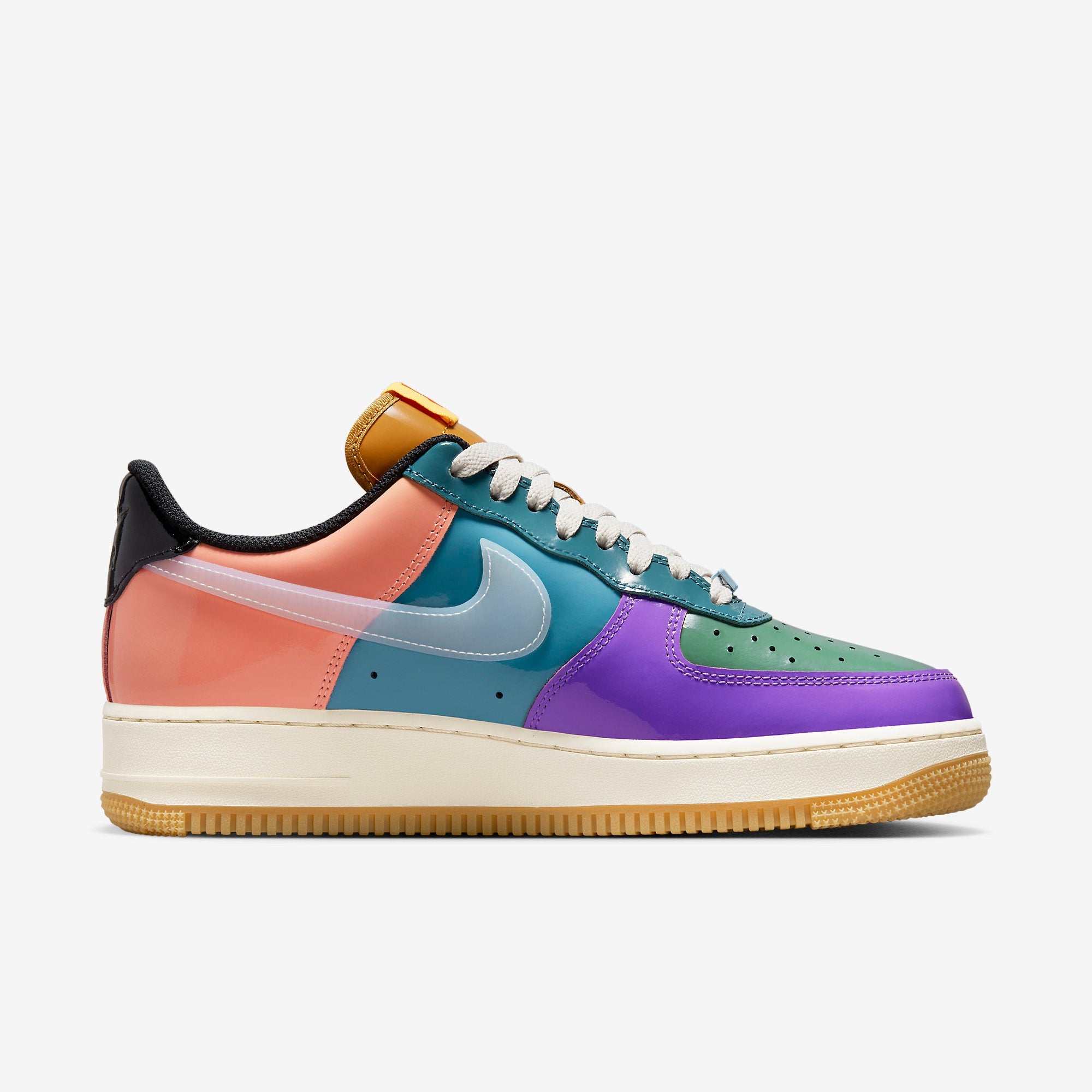 Дамски кецове Nike x UNDEFEATED Air Force 1 Low - DV5255-500 отстрани