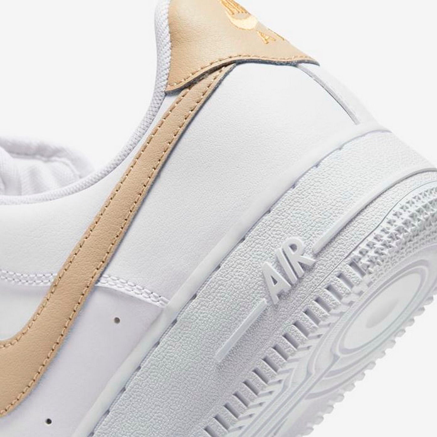 Дамски кецове Nike Air Force 1 '07 Essential - Airhouse