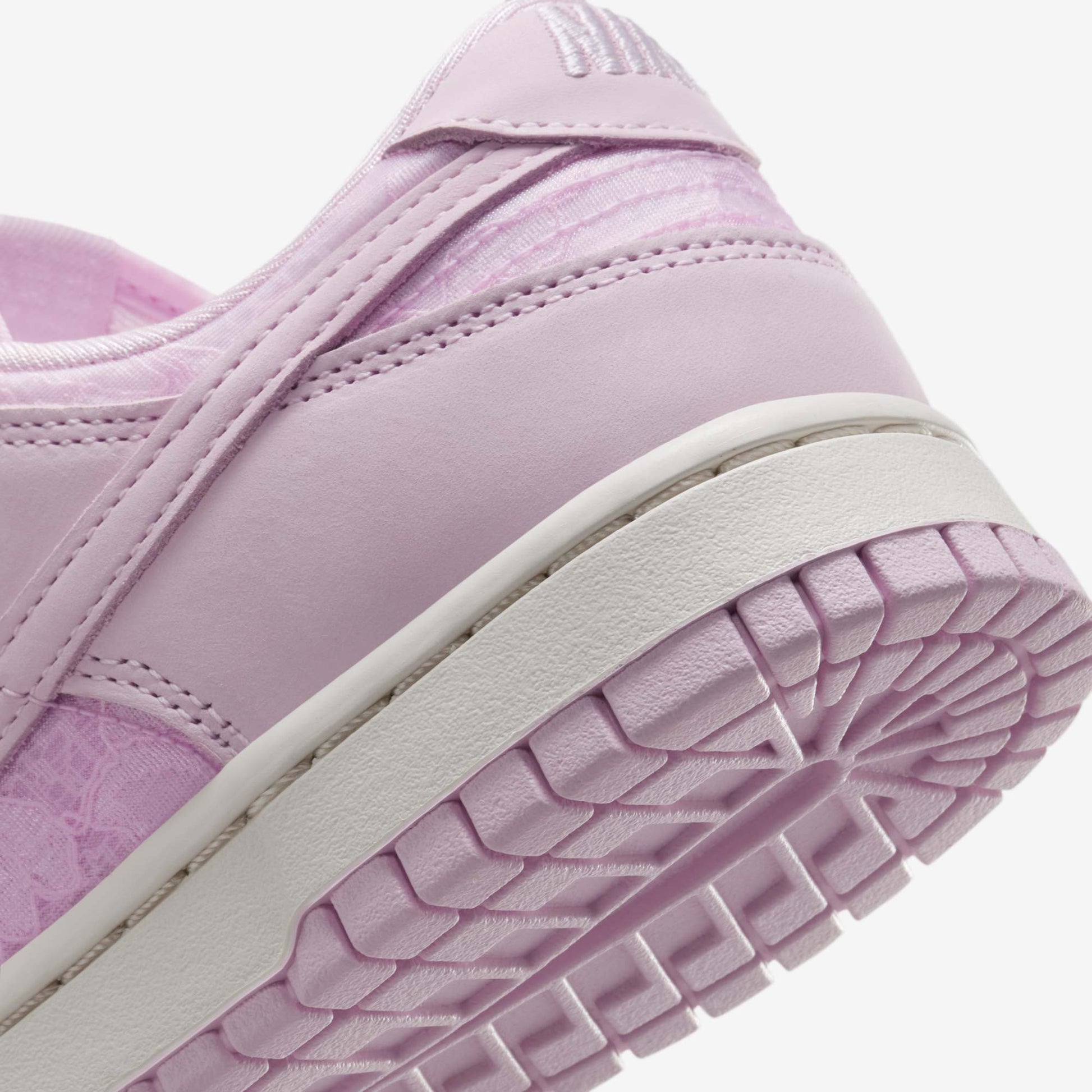 Дамски кецове Nike Dunk Low “Lace” Pack - Airhouse