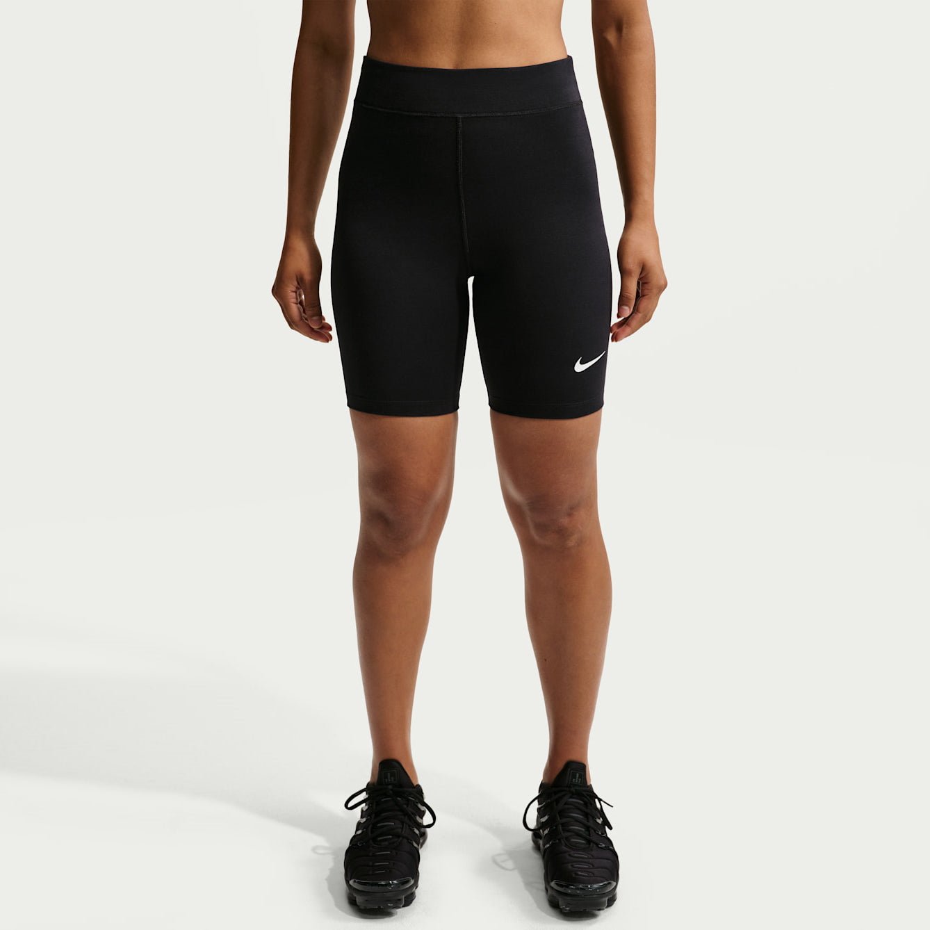Дамски къс клин Nike Sportswear Classic High-Waisted Biker Shorts - DV7797-010