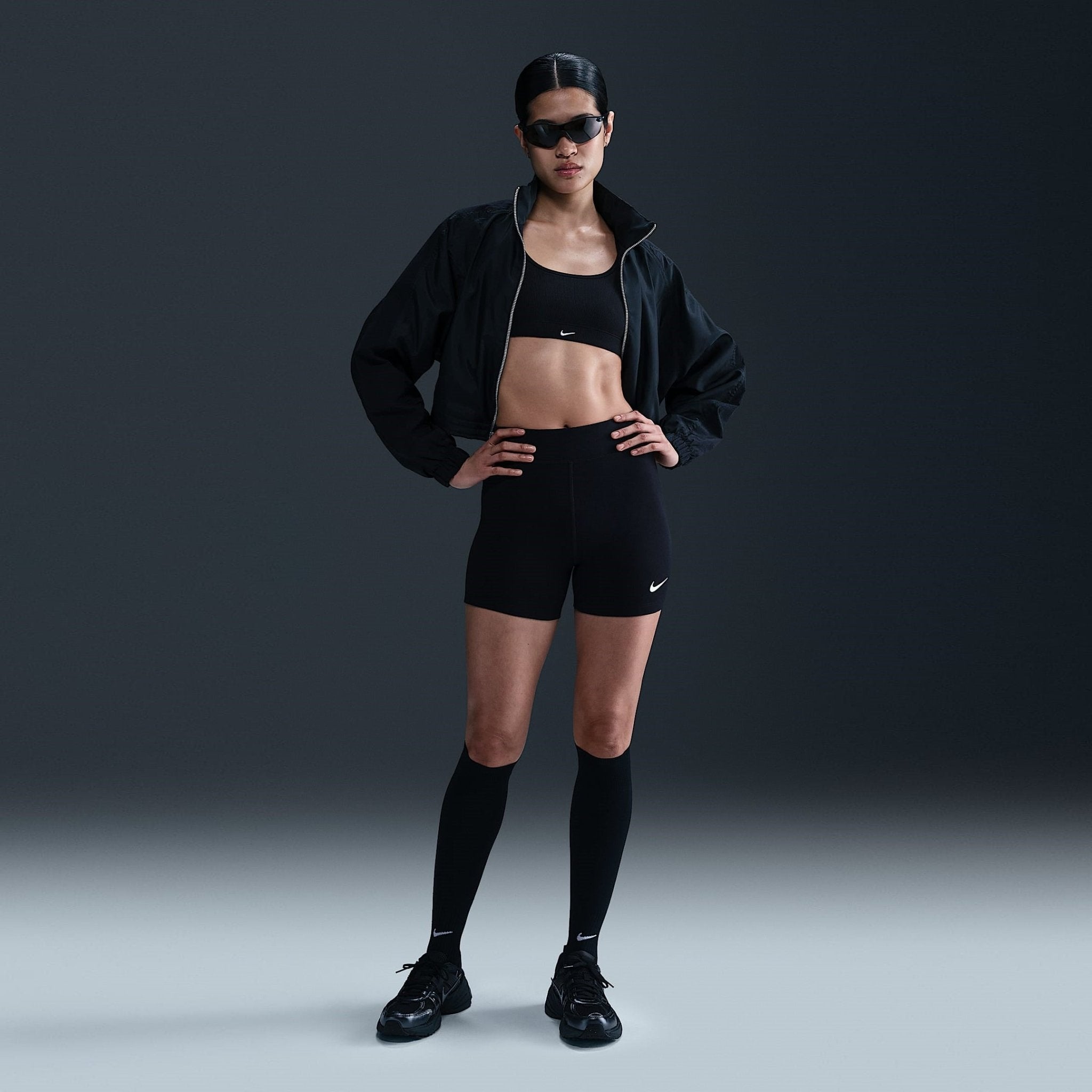 Дамски къс клин Nike Sportswear Classic High-Waisted Biker Shorts - HJ1019-010 модел отпред
