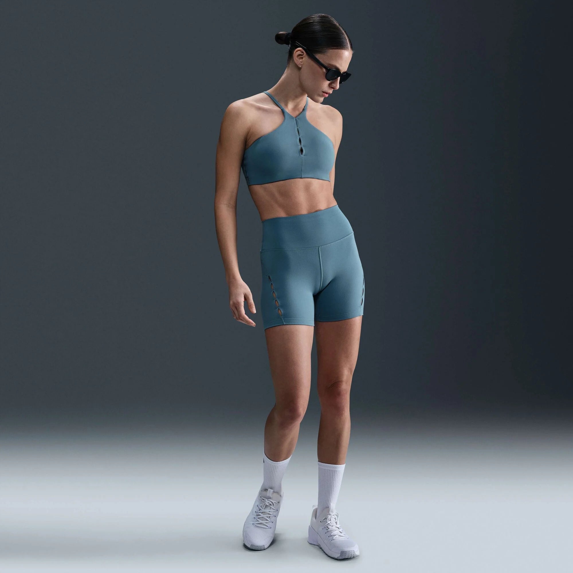 Дамски къс клин Nike One High-Waisted Biker Shorts - HJ3646-006 модел отпред