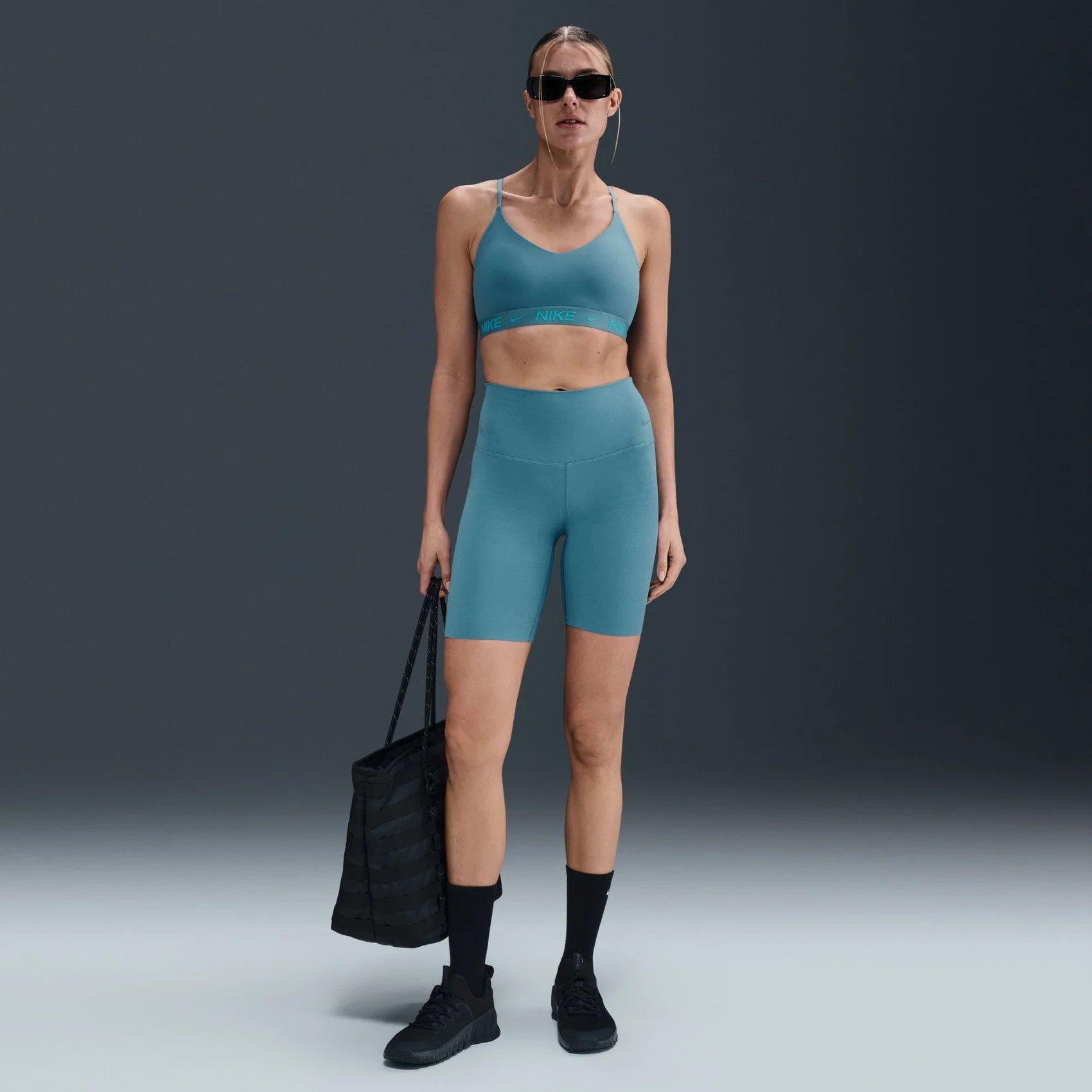 Дамски къс клин Nike Dri-FIT Zenvy High-Waisted Biker Shorts - DQ6003-006 модел отпред