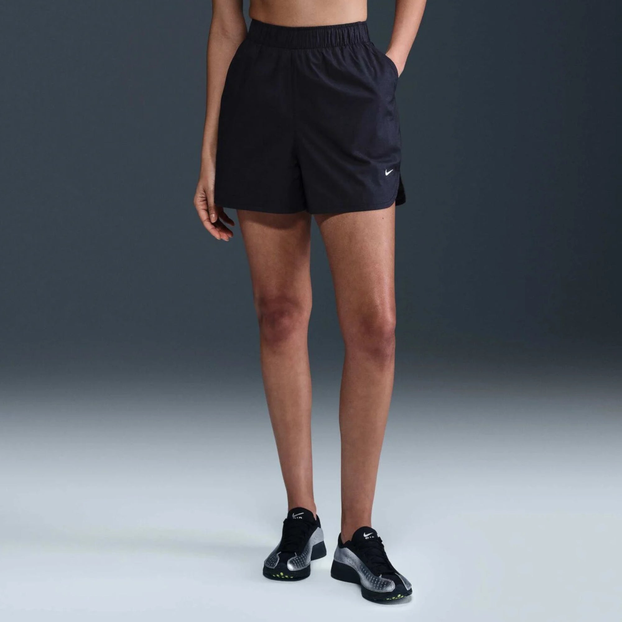 Дамски къс панталон Nike Sportswear Chill Poplin Mid-Rise Shorts - HJ0721-011