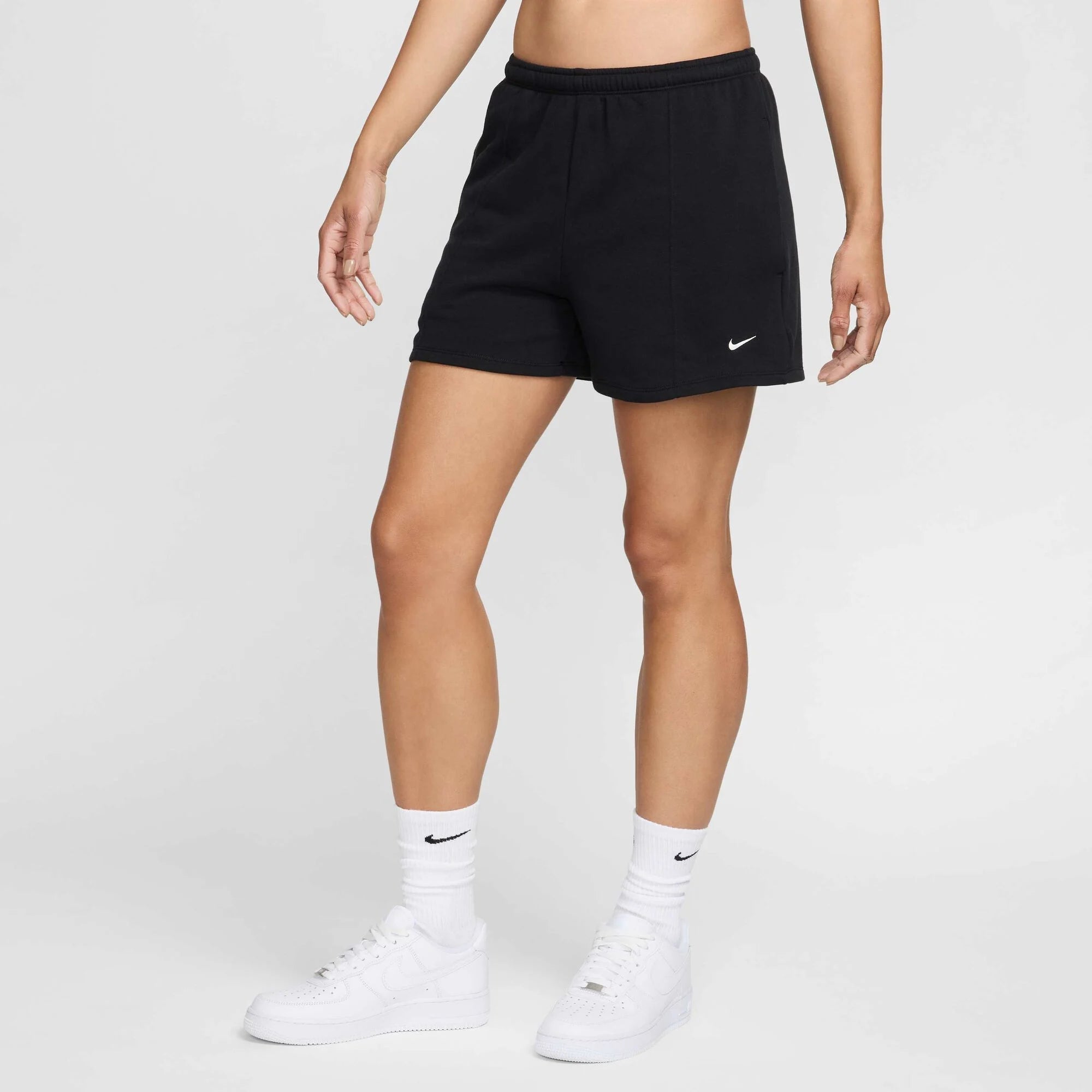 Дамски къс панталон Nike Sportswear Chill Terry Mid-Rise French Terry Shorts - HF6940-010