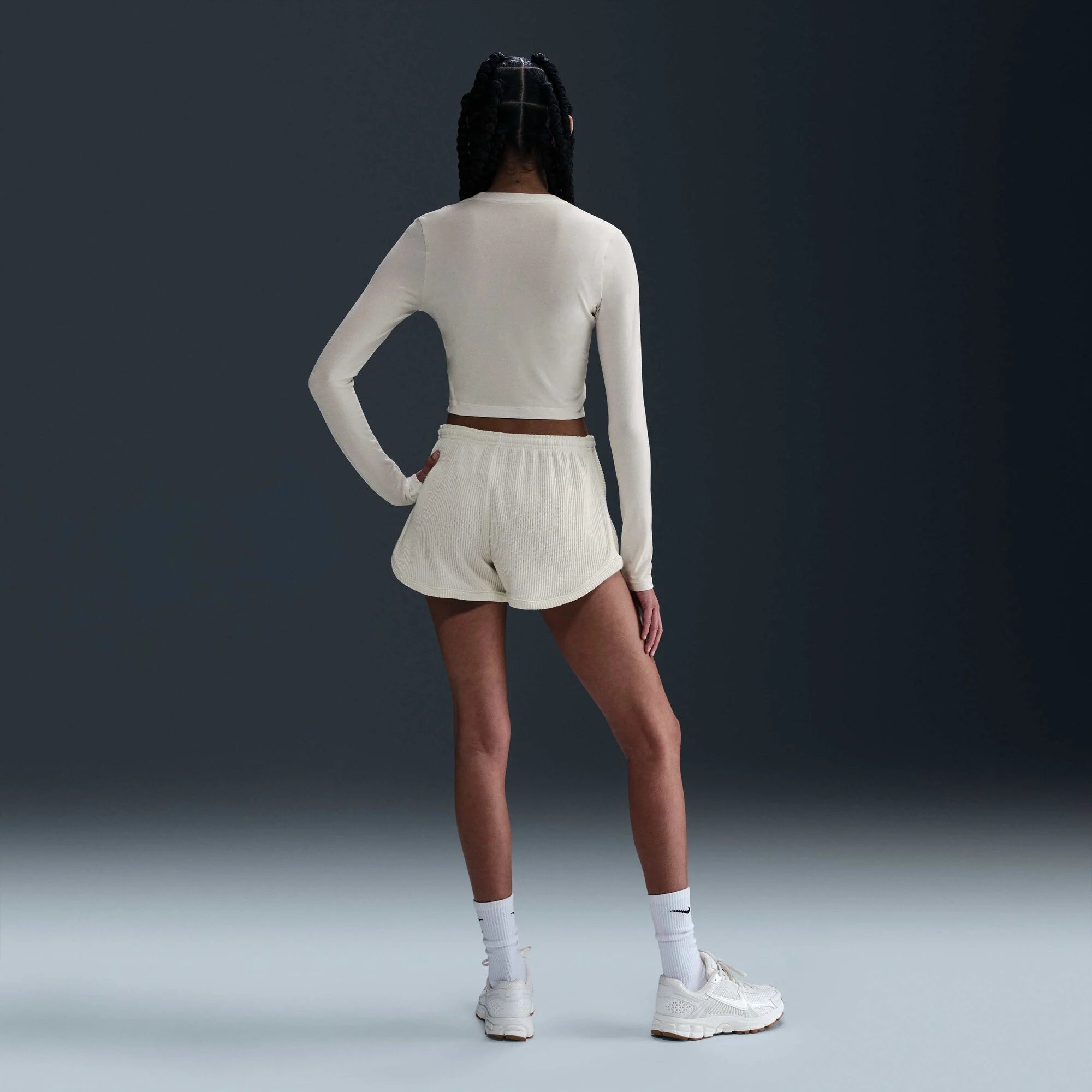 Дамски къс панталон Nike Sportswear Chill Waffle Mid-Rise Shorts - HJ3842-133 модел отзад