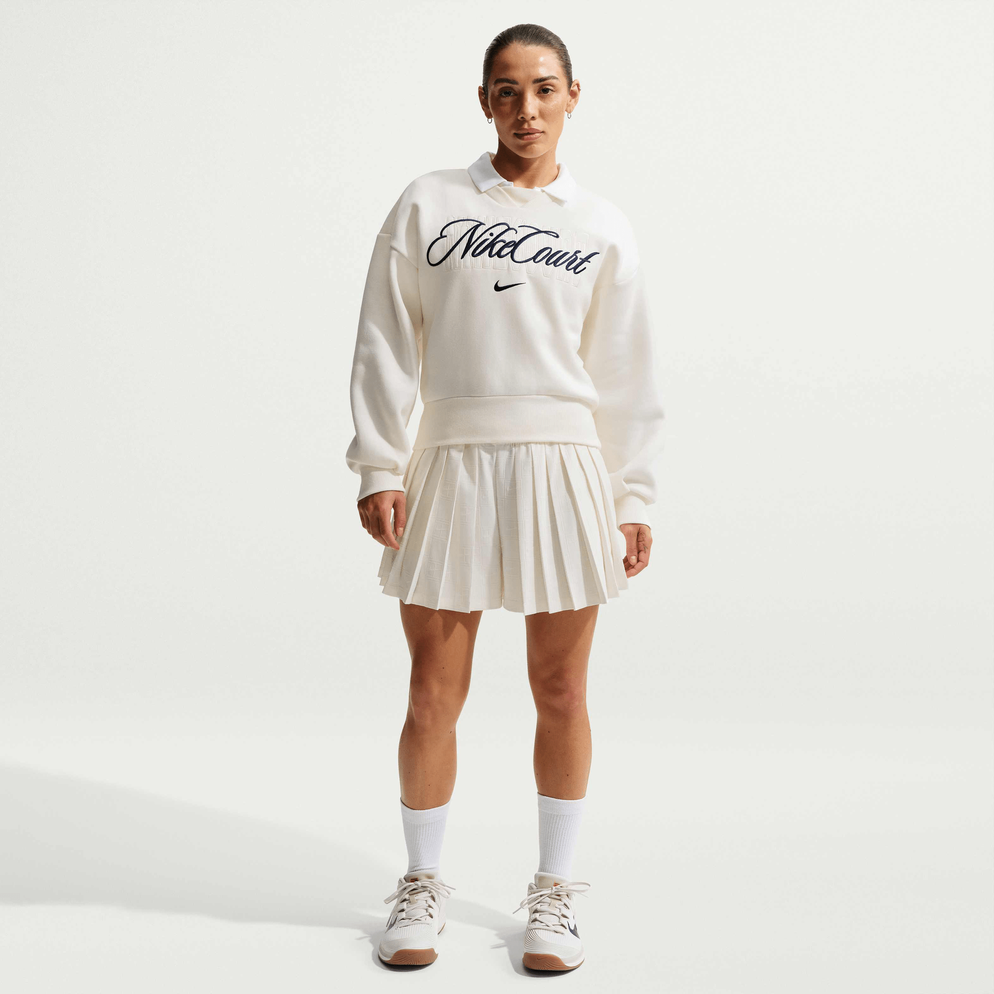Дамски къс панталон Nike Court Collection Dri-FIT High-Waisted Tennis Shorts - IB0769-133 модел отпред