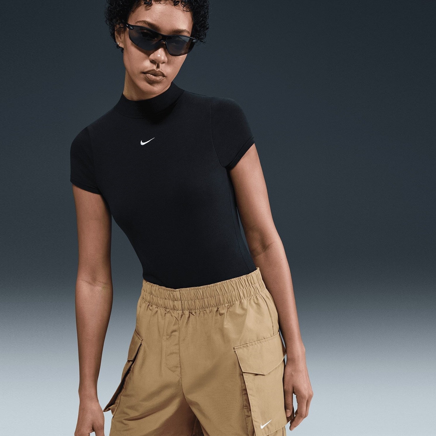 Дамски къс панталон Nike Sportswear Essential Woven High-Waisted Cargo Shorts - HM6982-297