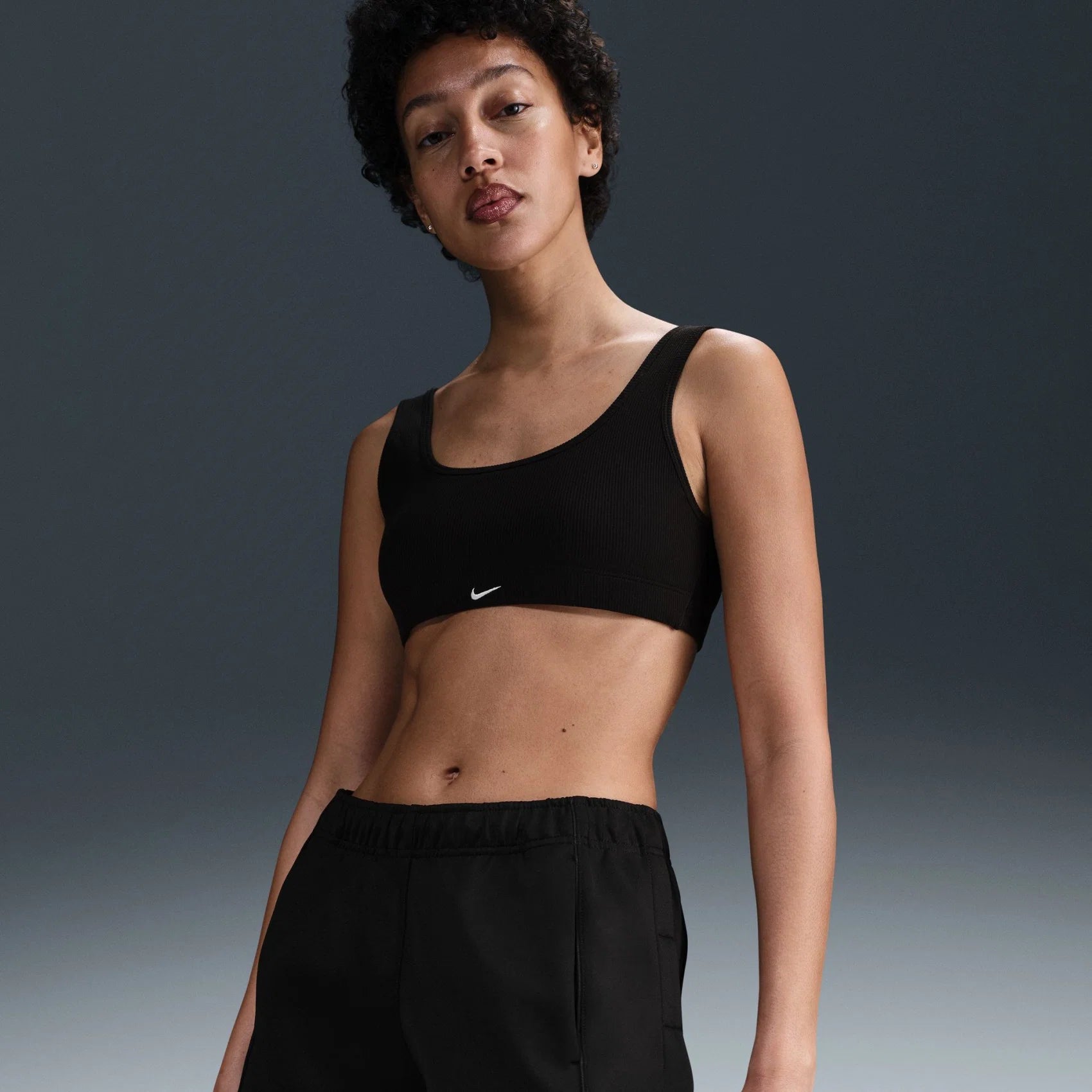 Дамски къс панталон Nike Windrunner Poly Knit Mid Rise Shorts - HJ1406-010 отпред