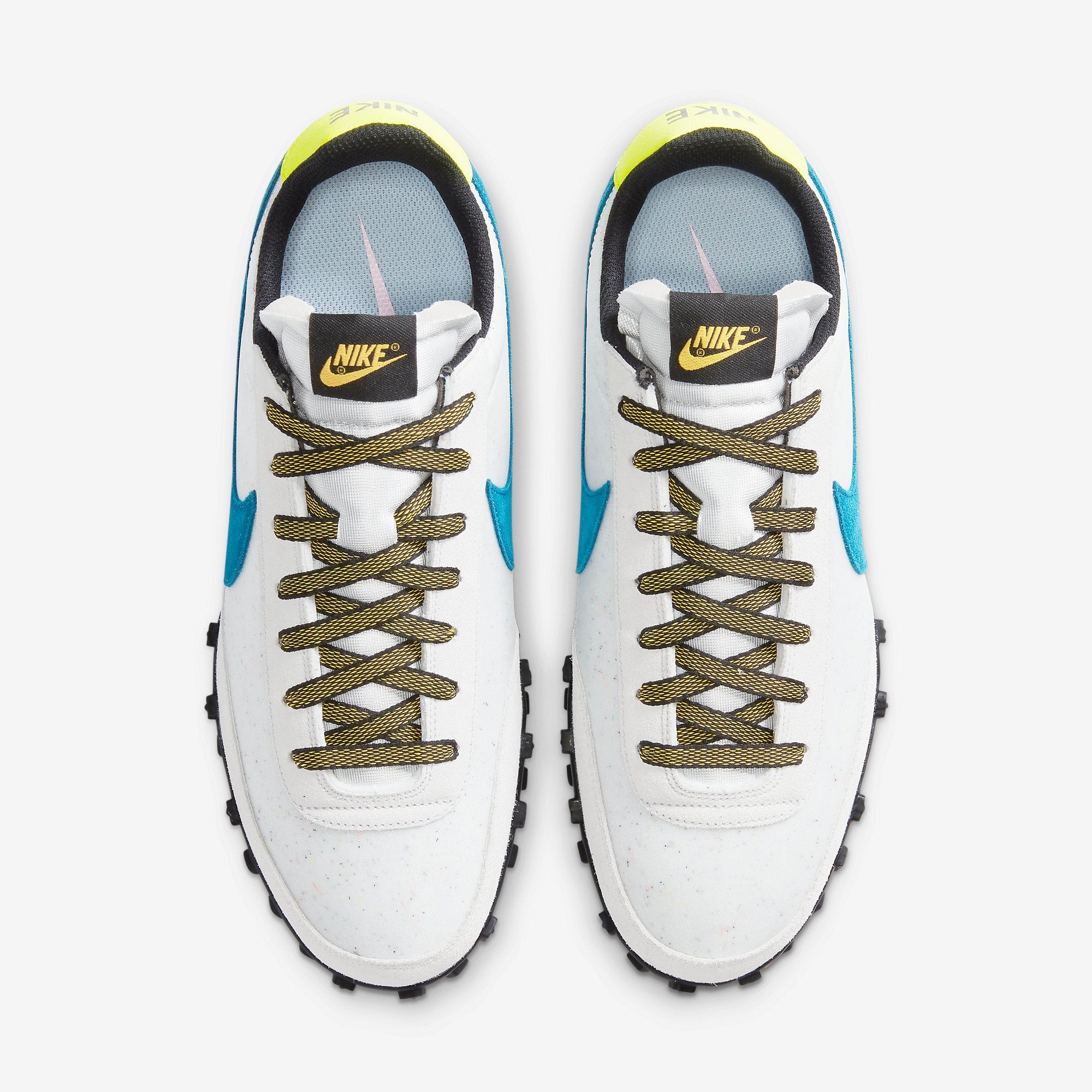 Дамски маратонки Nike Waffle Racer Worldwide Pack - DA4655-100 отгоре