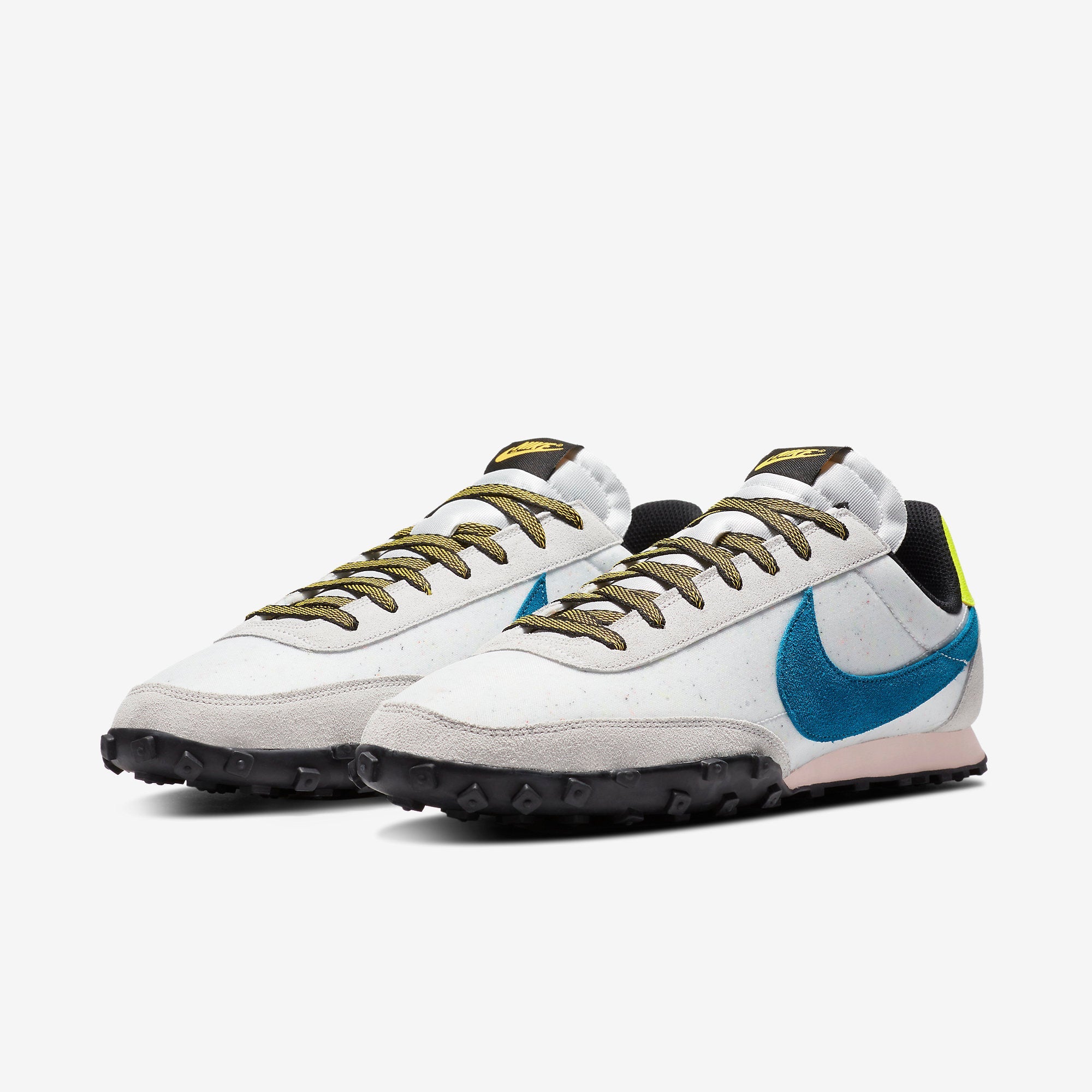 Дамски маратонки Nike Waffle Racer Worldwide Pack - DA4655-100 отпред