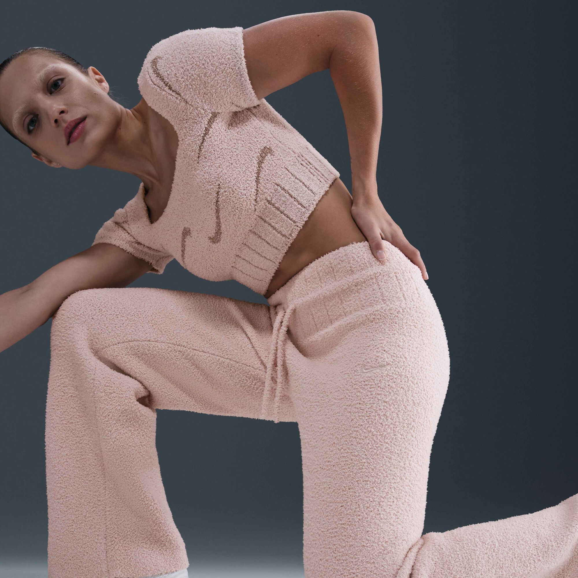 Дамски панталон Nike Phoenix Cosy Bouclé Trousers - Airhouse