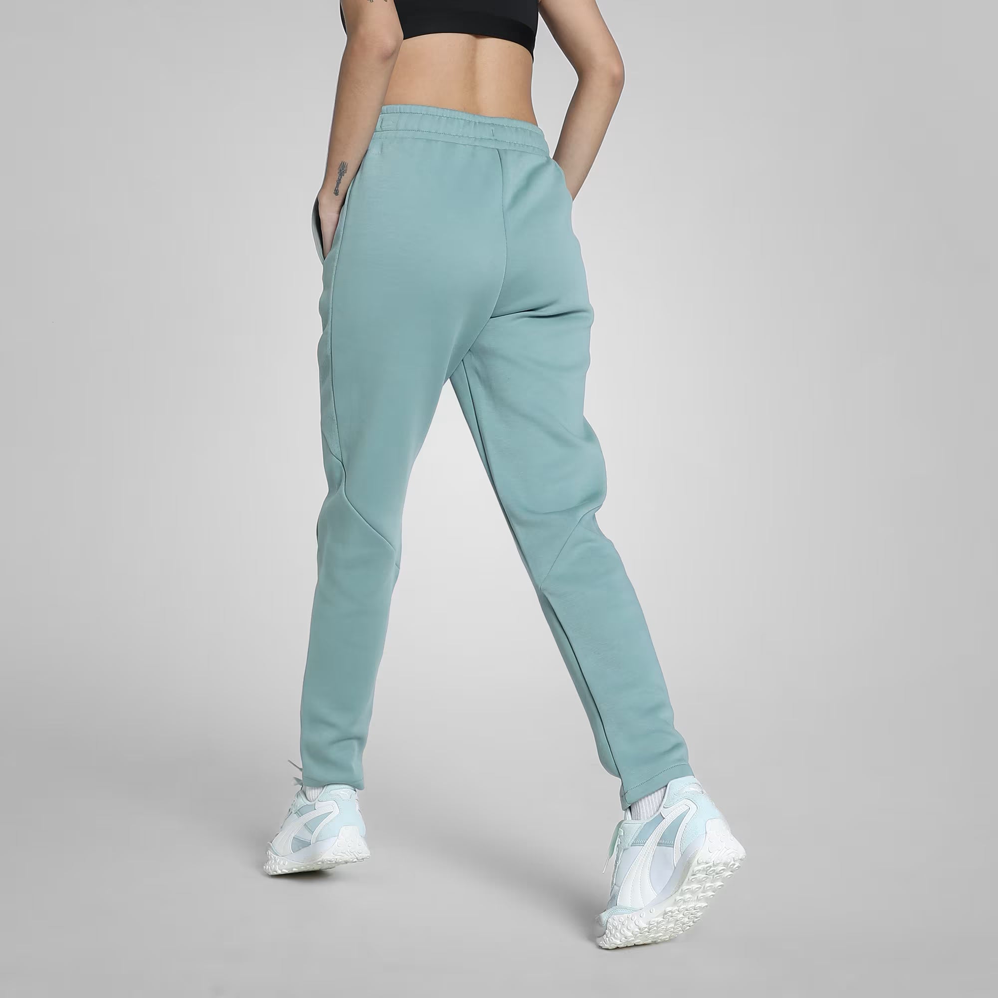 Дамски панталон Puma Evostripe Sweatpants - Airhouse