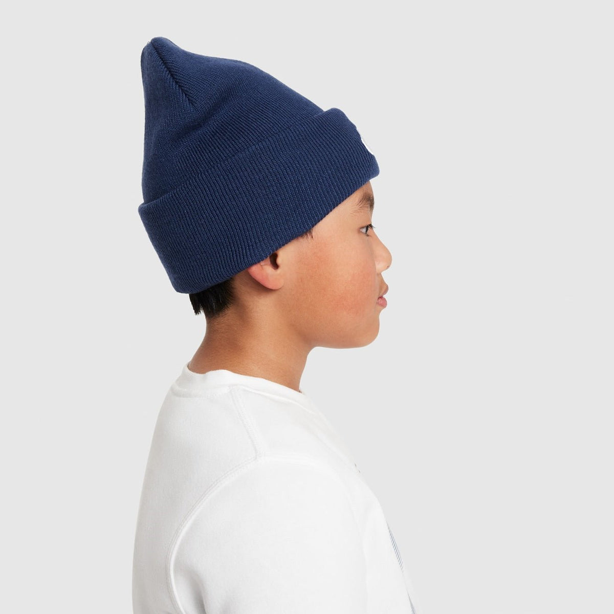 Детска шапка Nike Peak Beanie - HF5498-410 отстрани