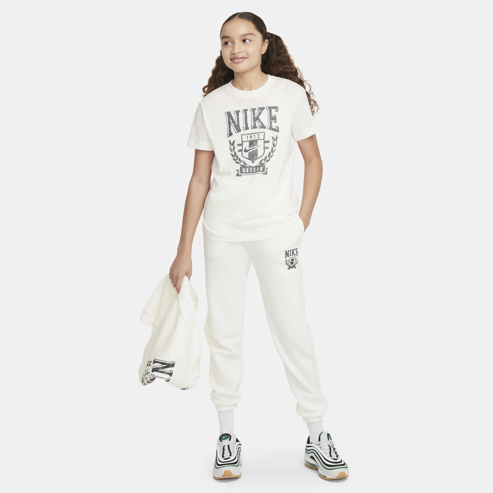 Детска тениска Nike Sportswear T-Shirt - FZ4724-133 модел отпред