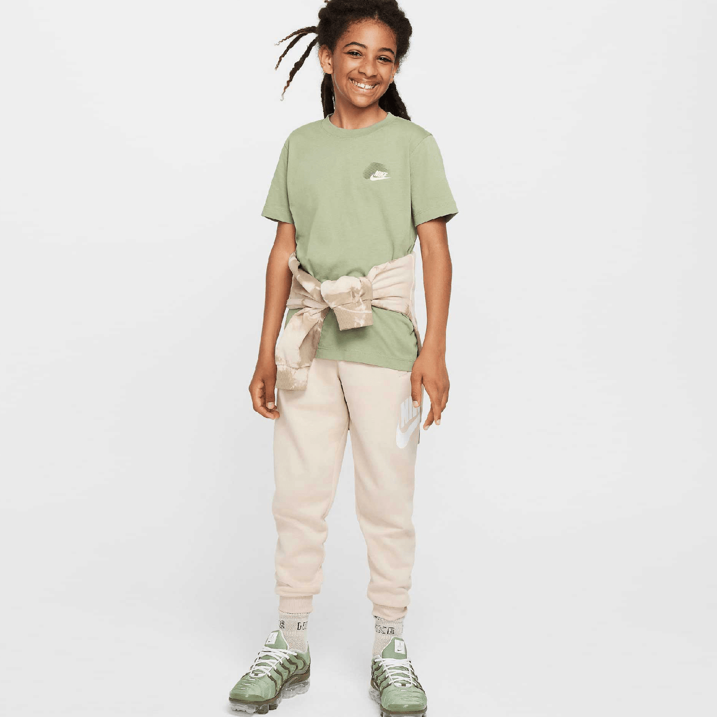 Детска тениска Nike Standard Issue Graphic Tee - Airhouse