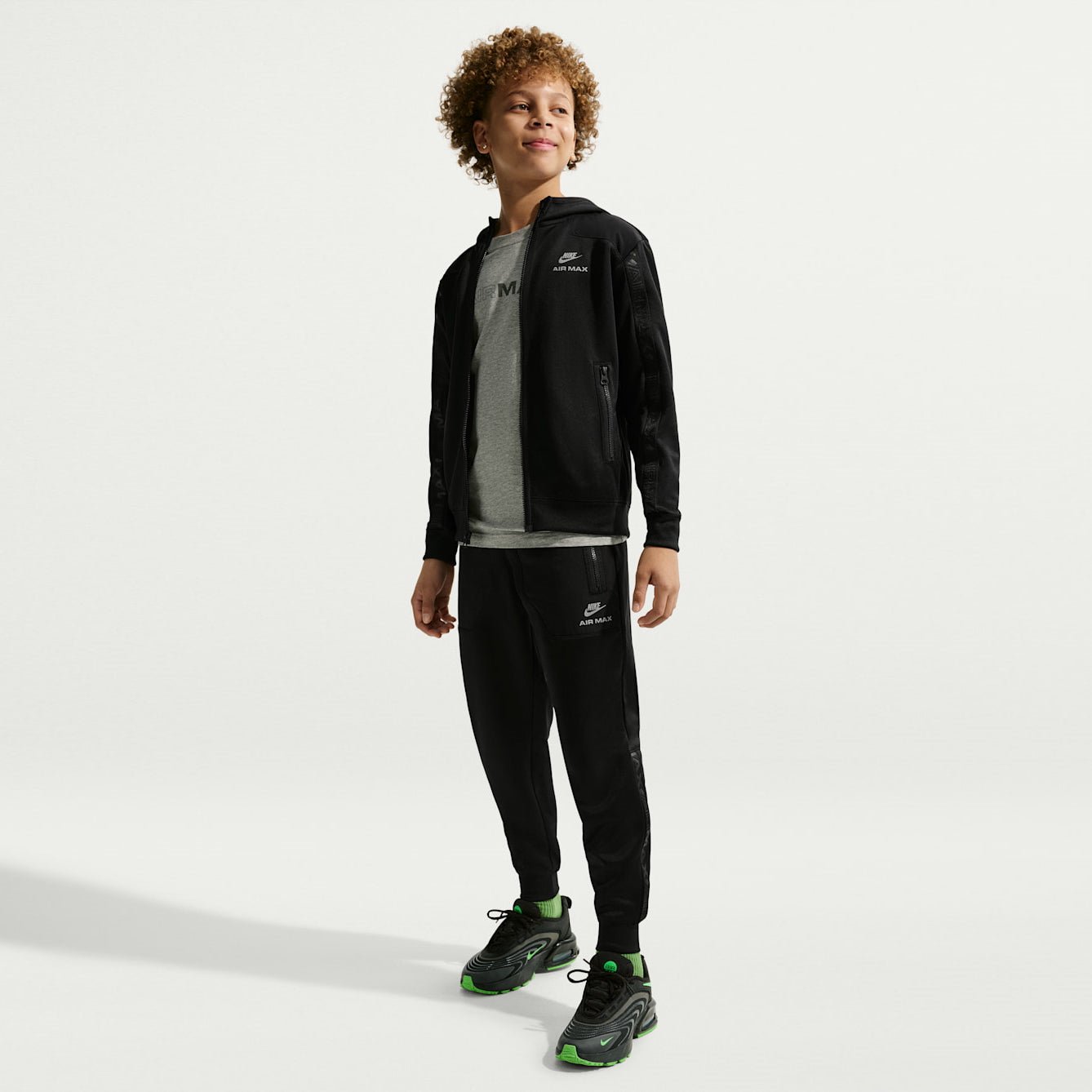 Детски джогър Nike Air Max Jogger - IO1155-010 модел отпред