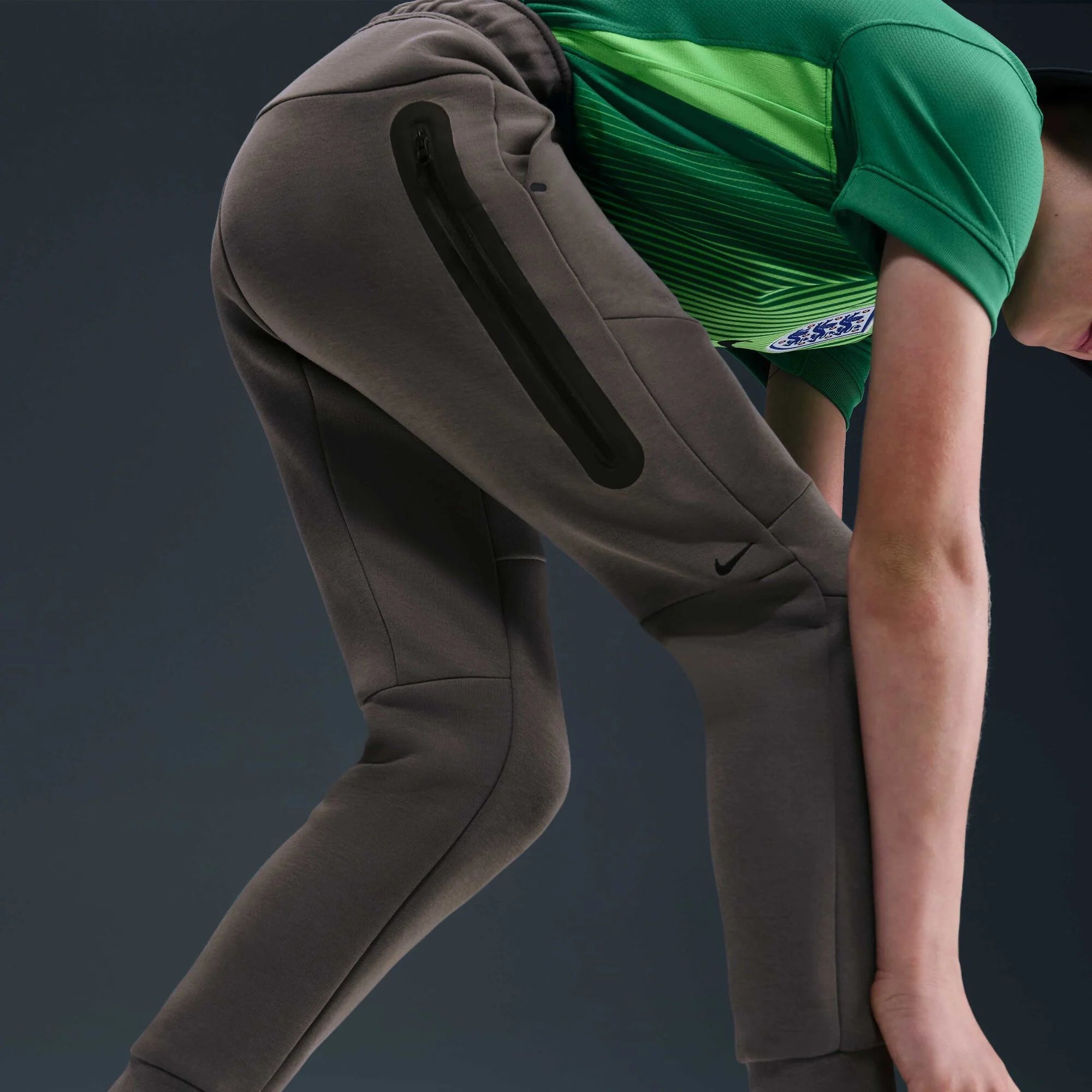 Детски джогър Nike Sportswear Tech Fleece Joggers - HV5869-289 отзад
