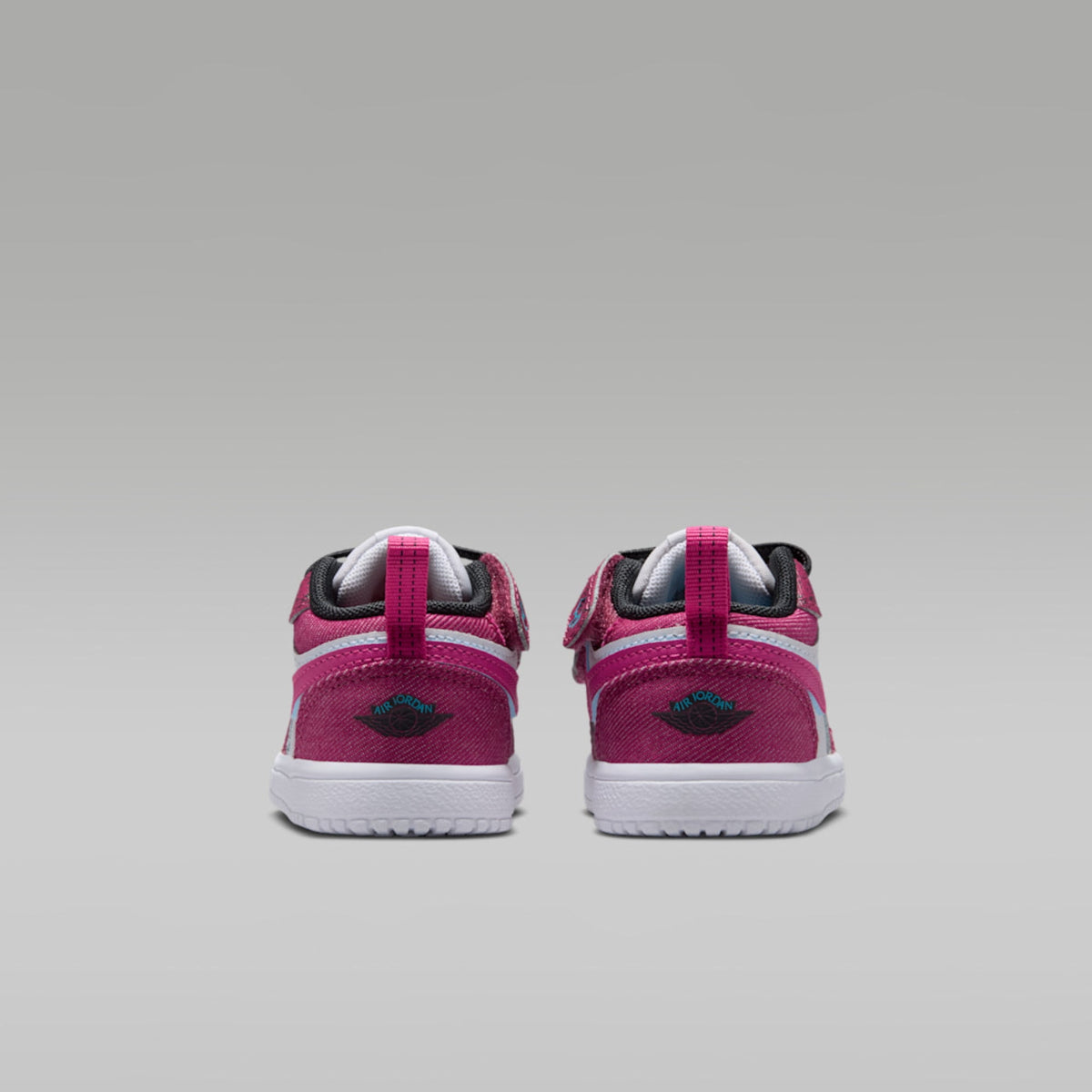 Детски кецове Jordan 1 Low Alt SE (TD) - IO2061-602 отзад
