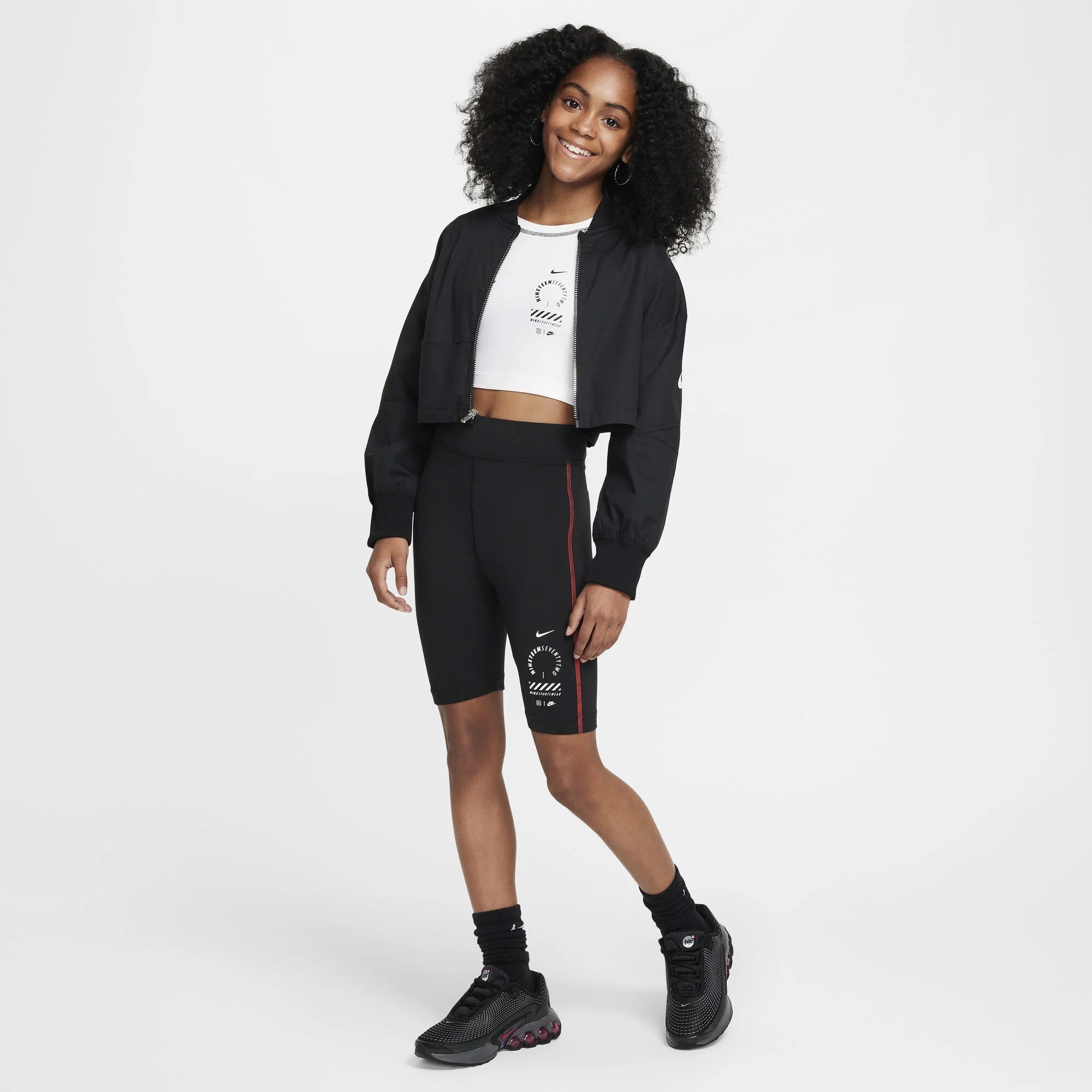 Детски къс клин Nike Sportswear Older Kids' (Girls') Biker Shorts - HF6113-010 модел отпред