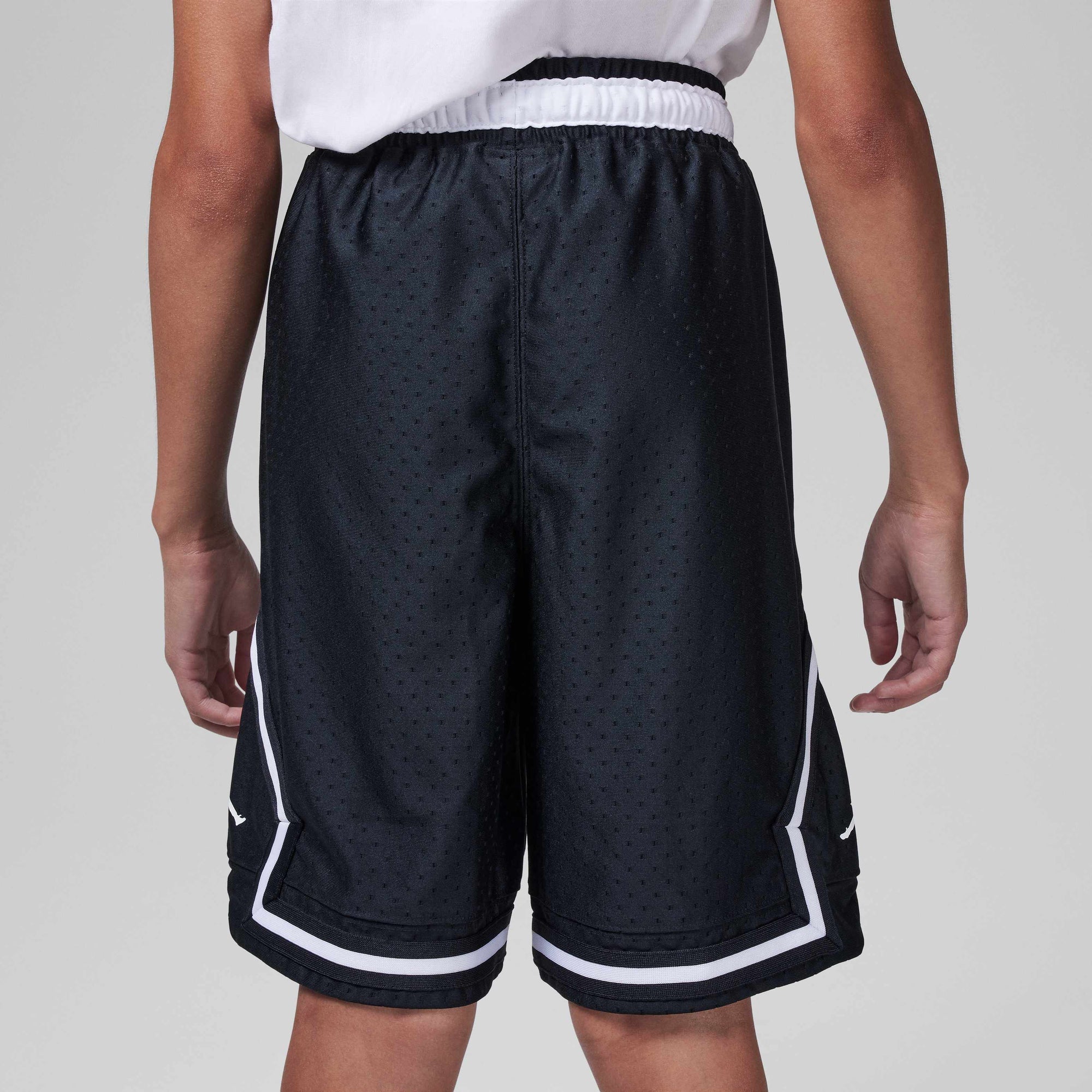 Детски къс панталон Jordan Sport Dri-FIT Diamond Shorts - 95D313-023 отзад