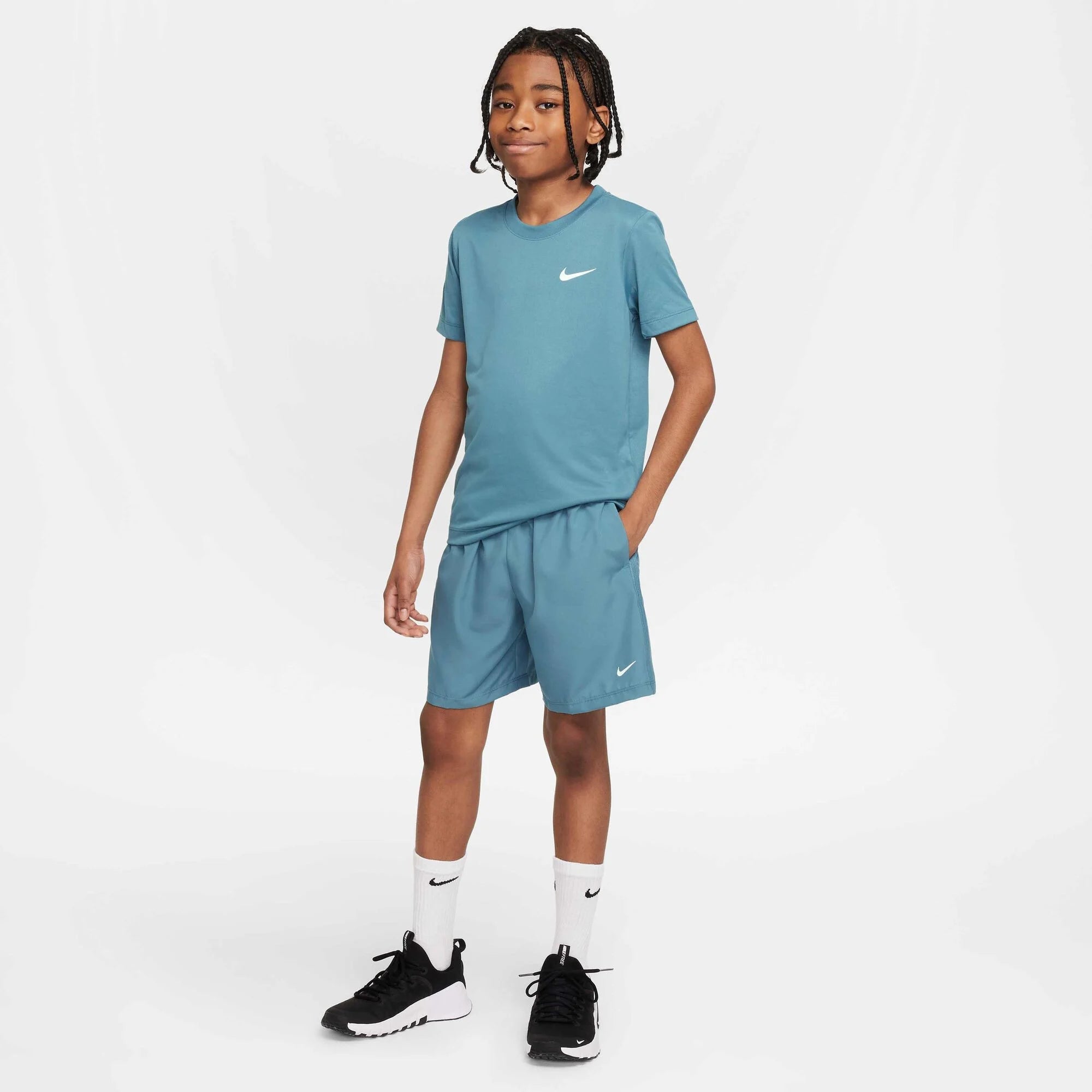 Детски къс панталон Nike Multi Dri-FIT Training Shorts - DX5382-006 модел отпред