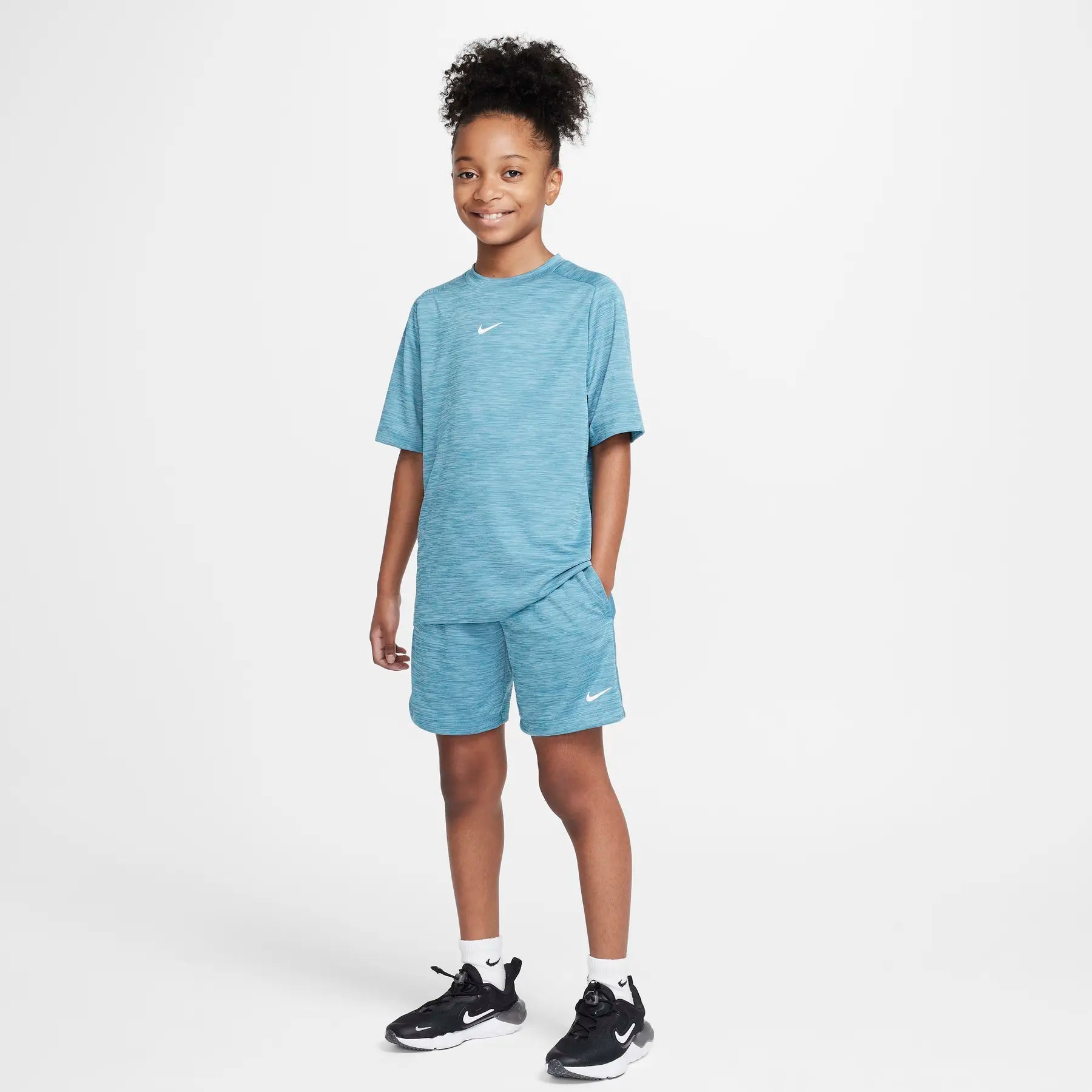 Детски къс панталон Nike Multi Dri-FIT Shorts - HF9006-006 модел отпред