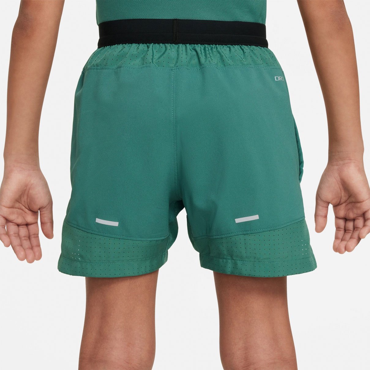 Детски къс панталон Nike Multi Tech EasyOn Dri-FIT Training Shorts - FB1294-361 отзад